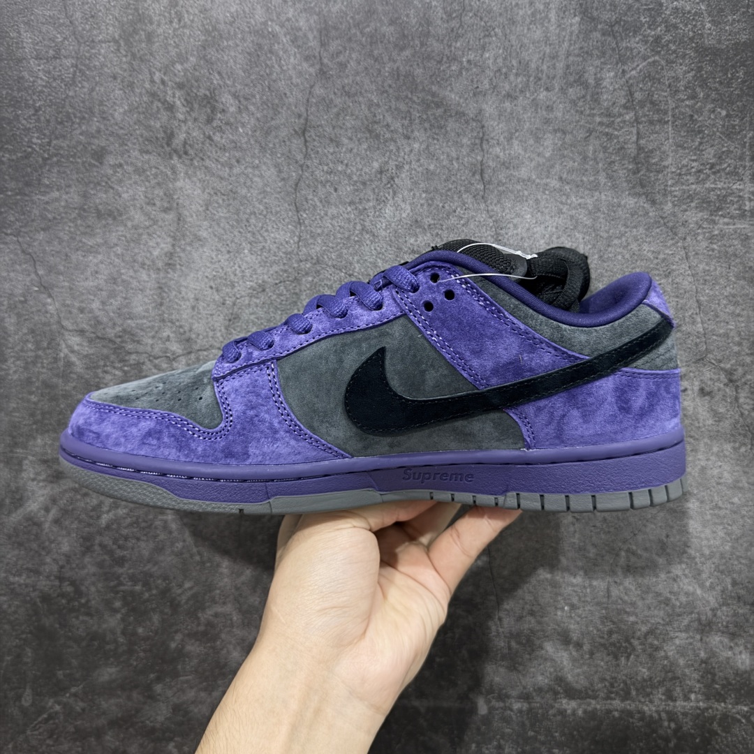 图片[2]-【纯原Z版】Supreme x NK Dunk Low 低帮Sup联名棕黄 货号：HQ8487-500 专业dunk大厂出品 品质第一梯队 原材料麂皮打造 原鞋开发 版型完美 全新 Supreme × Nike SB Dunk Low “94” Pack 终于要了 后跟“94”标注Supreme创立年份，中底联名Logo 情怀系列 尺码：36 36.5 37.5 38 38.5 39 40 40.5 41 42 42.5 43 44 44.5 45 46 46.5 47.5-选品中心