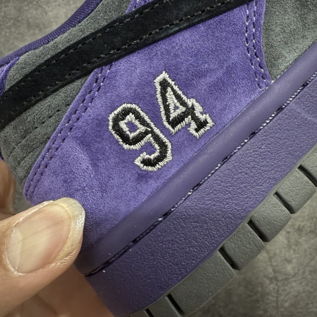 图片[3]-【纯原Z版】Supreme x NK Dunk Low 低帮Sup联名棕黄 货号：HQ8487-500 专业dunk大厂出品 品质第一梯队 原材料麂皮打造 原鞋开发 版型完美 全新 Supreme × Nike SB Dunk Low “94” Pack 终于要了 后跟“94”标注Supreme创立年份，中底联名Logo 情怀系列 尺码：36 36.5 37.5 38 38.5 39 40 40.5 41 42 42.5 43 44 44.5 45 46 46.5 47.5-选品中心