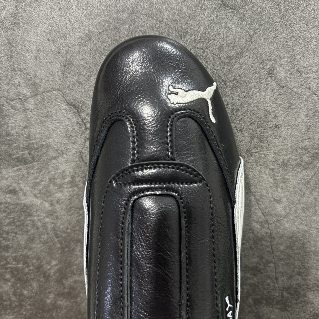 图片[5]-【首发版】Balenciaga 巴黎世家联名款The Open Product x Puma Speedcat 极速赛车系列彪马低帮生活休闲鞋 原装档案原数据纸版楦型 采用原厂皮料材质 二次成型\’猛帮\’成型工艺 全球知名运动品牌PUMA宝马赛车系列，融合了宝马车队的标志性配色，以趣味十足又前卫复古的设计引领潮流，将赛道精神融入街头时尚，开启前卫竞速之旅。自1978年巴伐利亚车队走上世界舞台，宝马赛车就在全球汽车制造和赛车运动领域留下了浓墨重彩的一笔。全新的两款BMW MMS Roma与BMW MMS Speedboat鞋款，均从宝马车型中汲取灵感。以黑或白为底色，融入经典配色，主打前卫复古风。Roma鞋款的鞋侧以复古的流线造型，缀以宝马经典Logo，巧妙吸睛；而Speedcat鞋款以亮眼三色条纹元素缀以舒适鞋面，赋予了独特的个性美学，演绎赛车的无尽能量 货号 406515-01 尺码 36 37 38 39 40 41 42 43 44 45 ｛官方同布 无半码｝ ⚠️-选品中心