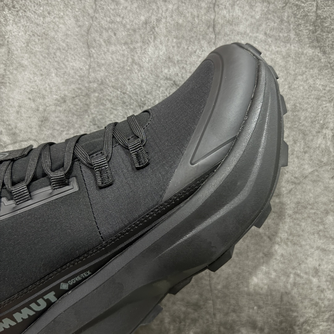 图片[6]-【莞产版本】MAMMUT猛犸象 Aenergy 舒适时尚 耐磨防滑 低帮 徒步鞋 男款 黑色 轻量化舒适性和专业性能于一体的户外徒步鞋 特别适合短距离徒步和快速穿行 FLEXTRON波形弹性中底技术：提供动态支撑与能量回馈，连续徒步15公里后脚掌无明显酸痛感 鳞片状Vibram大底 齿深4mm，抓地力强 在湿滑岩石 松软泥土等复杂地形表现出色 尺码： 39 40 41 42 43 44 45 编码： ABB360370-选品中心