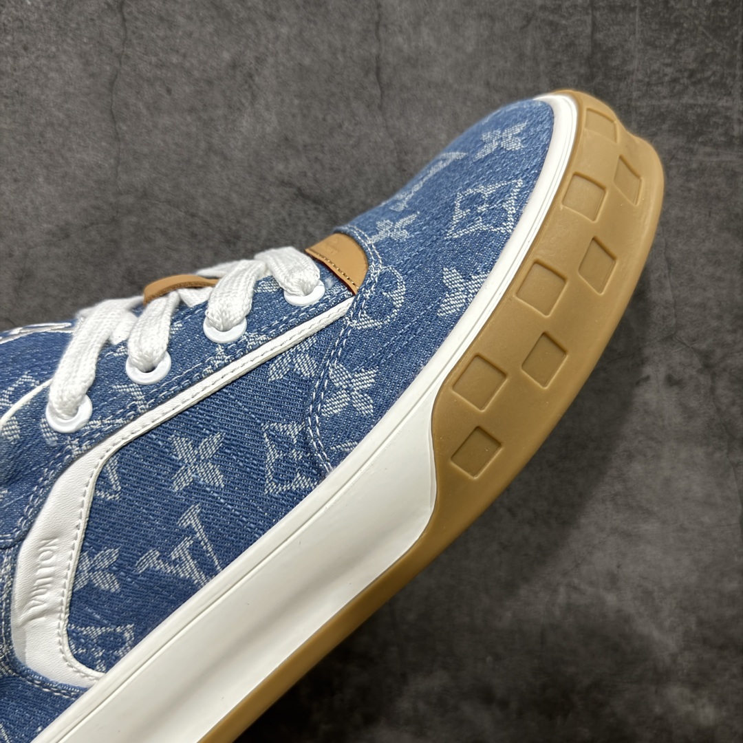 图片[6]-【广东纯原版本】LOUIS VUITTON skate sneaker 2026 秋冬男士系列 Classic 牛皮革 圆头系带 低帮 生活休闲鞋 原版开发 市面唯一正确版本 原版购入开发 欢迎对比 运动鞋于 2025 秋冬男士系列初次亮相 以光滑牛皮革塑造考究设计 可轻松融入各式造型 瞩目 LV 字母标注鞋侧 轻盈橡胶外底点缀 Vuitton 标识 材料使用原版定制进口头层牛皮 内里使用原版进口透气网里 原版开模橡胶发泡材质大底 内增高4CM 尺码：39-45-选品中心