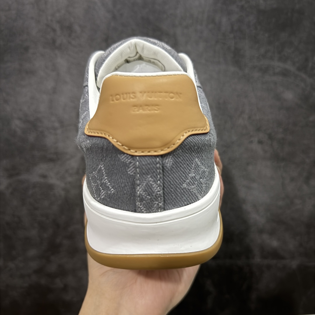 图片[4]-【广东纯原版本】LOUIS VUITTON skate sneaker 2026 秋冬男士系列 Classic 牛皮革 圆头系带 低帮 生活休闲鞋 原版开发 市面唯一正确版本 原版购入开发 欢迎对比 运动鞋于 2025 秋冬男士系列初次亮相 以光滑牛皮革塑造考究设计 可轻松融入各式造型 瞩目 LV 字母标注鞋侧 轻盈橡胶外底点缀 Vuitton 标识 材料使用原版定制进口头层牛皮 内里使用原版进口透气网里 原版开模橡胶发泡材质大底 内增高4CM 尺码：39-45-选品中心