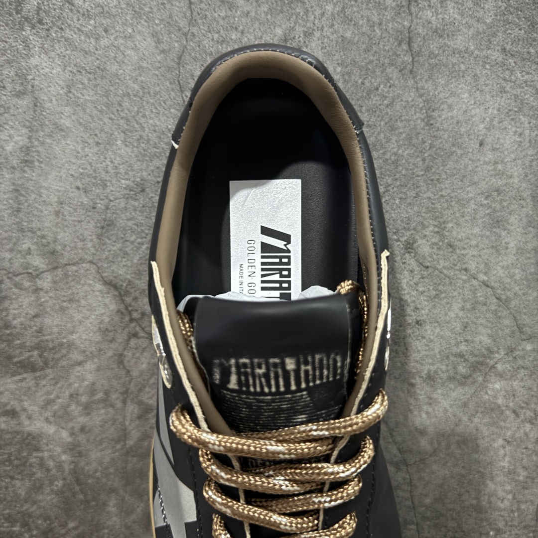 图片[8]-【广东纯原版本】GGDB Golden Goose 26ss春夏马拉松系列暴走鞋 Marathon Speed-70年代美式田径风以简约线条勾勒速度美学，轻薄鞋款突破传统束缚。尼龙面与皮革拼接，既轻盈又透气，完美诠释竞技精神。低帮设计解放脚踝，流线型鞋底提升抓地力。明快配色彰显活力，将赛场激情融入日常穿搭。这一风格至今仍是运动美学的经典范式，见证着田径文化的永恒魅力。 鞋面：牛皮 内里：牛皮 大底：进口橡胶底 尺码：35-40-选品中心