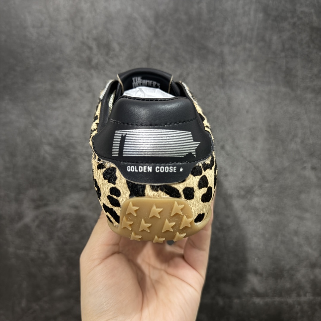 图片[4]-【广东纯原版本】GGDB Golden Goose 26ss春夏马拉松系列暴走鞋 Marathon Speed-70年代美式田径风以简约线条勾勒速度美学，轻薄鞋款突破传统束缚。尼龙面与皮革拼接，既轻盈又透气，完美诠释竞技精神。低帮设计解放脚踝，流线型鞋底提升抓地力。明快配色彰显活力，将赛场激情融入日常穿搭。这一风格至今仍是运动美学的经典范式，见证着田径文化的永恒魅力。 鞋面：牛皮 内里：牛皮 大底：进口橡胶底 尺码：35-40-选品中心