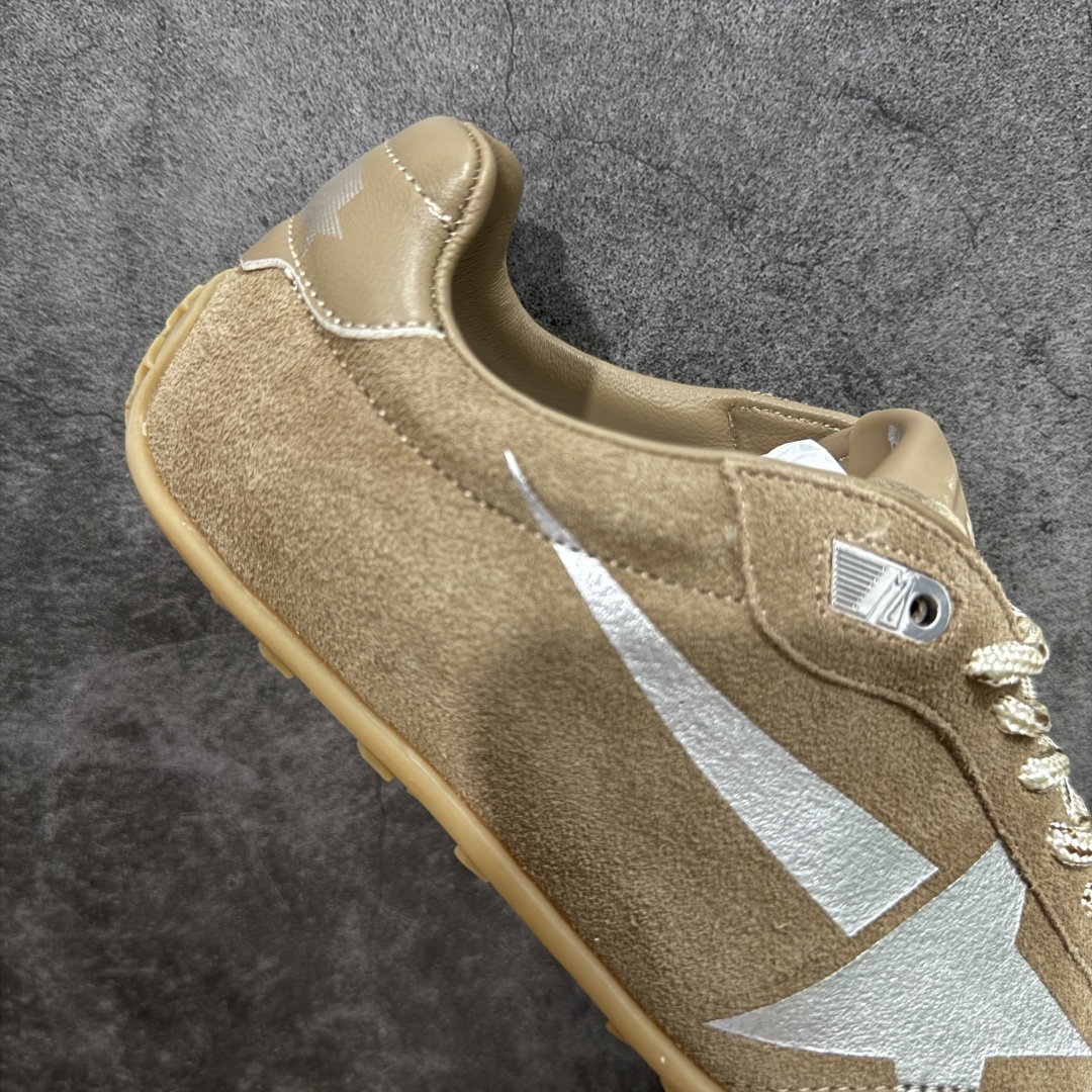 图片[7]-【广东纯原版本】GGDB Golden Goose 26ss春夏马拉松系列暴走鞋 Marathon Speed-70年代美式田径风以简约线条勾勒速度美学，轻薄鞋款突破传统束缚。尼龙面与皮革拼接，既轻盈又透气，完美诠释竞技精神。低帮设计解放脚踝，流线型鞋底提升抓地力。明快配色彰显活力，将赛场激情融入日常穿搭。这一风格至今仍是运动美学的经典范式，见证着田径文化的永恒魅力。 鞋面：牛皮 内里：牛皮 大底：进口橡胶底 尺码：35-40-选品中心