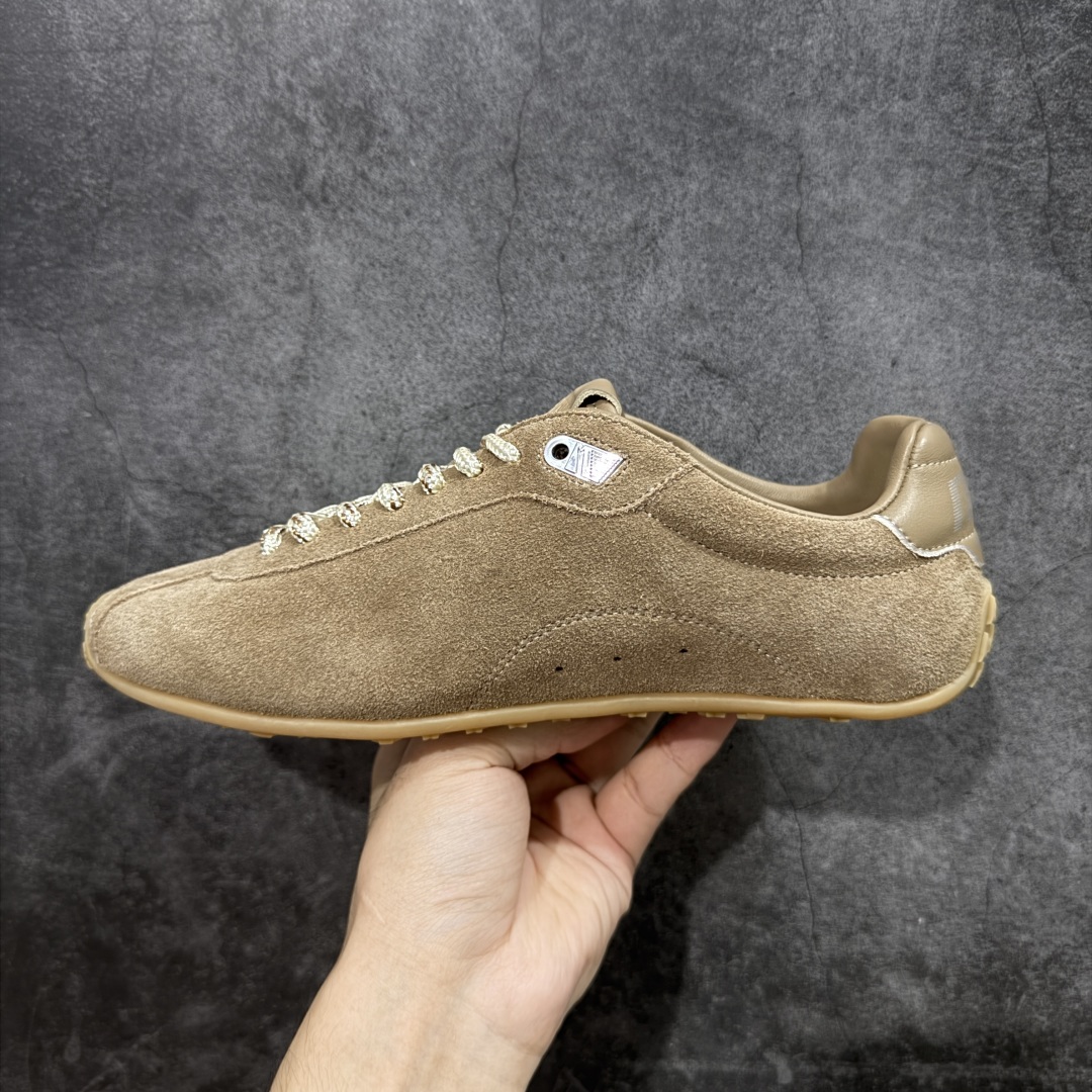 图片[2]-【广东纯原版本】GGDB Golden Goose 26ss春夏马拉松系列暴走鞋 Marathon Speed-70年代美式田径风以简约线条勾勒速度美学，轻薄鞋款突破传统束缚。尼龙面与皮革拼接，既轻盈又透气，完美诠释竞技精神。低帮设计解放脚踝，流线型鞋底提升抓地力。明快配色彰显活力，将赛场激情融入日常穿搭。这一风格至今仍是运动美学的经典范式，见证着田径文化的永恒魅力。 鞋面：牛皮 内里：牛皮 大底：进口橡胶底 尺码：35-40-选品中心
