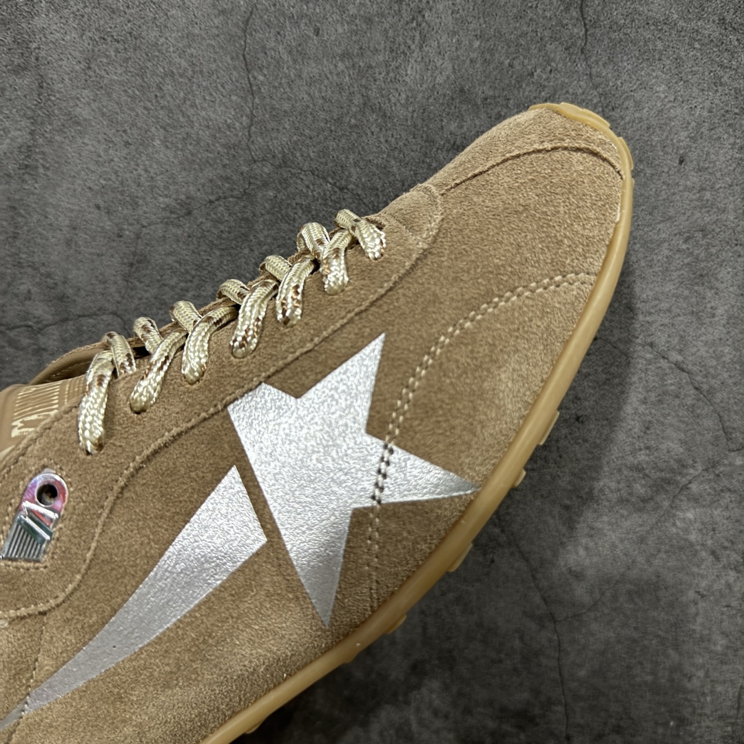 图片[6]-【广东纯原版本】GGDB Golden Goose 26ss春夏马拉松系列暴走鞋 Marathon Speed-70年代美式田径风以简约线条勾勒速度美学，轻薄鞋款突破传统束缚。尼龙面与皮革拼接，既轻盈又透气，完美诠释竞技精神。低帮设计解放脚踝，流线型鞋底提升抓地力。明快配色彰显活力，将赛场激情融入日常穿搭。这一风格至今仍是运动美学的经典范式，见证着田径文化的永恒魅力。 鞋面：牛皮 内里：牛皮 大底：进口橡胶底 尺码：35-40-选品中心