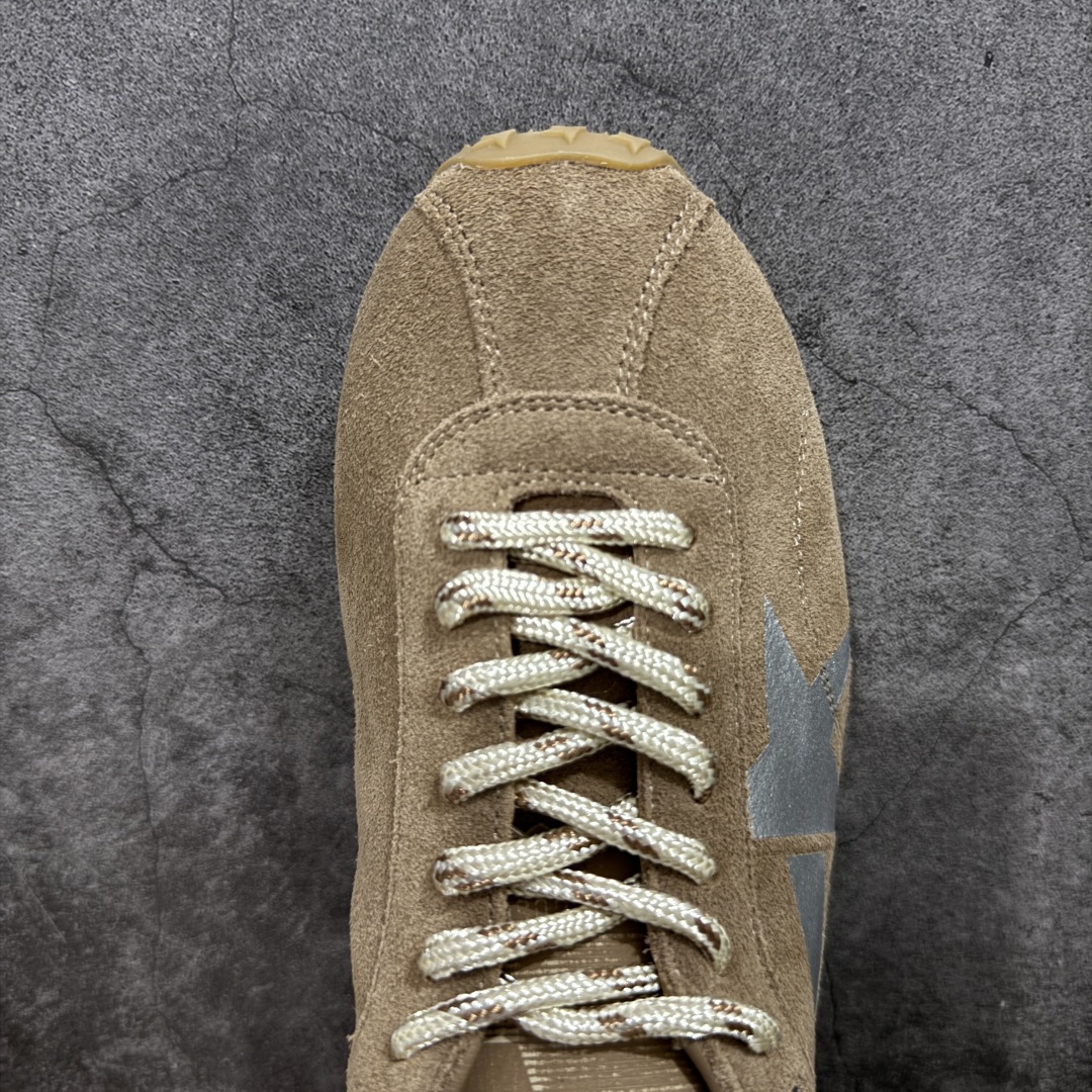 图片[5]-【广东纯原版本】GGDB Golden Goose 26ss春夏马拉松系列暴走鞋 Marathon Speed-70年代美式田径风以简约线条勾勒速度美学，轻薄鞋款突破传统束缚。尼龙面与皮革拼接，既轻盈又透气，完美诠释竞技精神。低帮设计解放脚踝，流线型鞋底提升抓地力。明快配色彰显活力，将赛场激情融入日常穿搭。这一风格至今仍是运动美学的经典范式，见证着田径文化的永恒魅力。 鞋面：牛皮 内里：牛皮 大底：进口橡胶底 尺码：35-40-选品中心