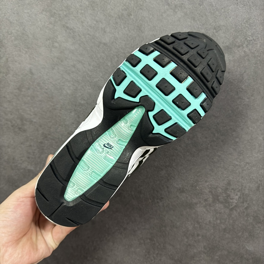 图片[9]-【PE版本】NK Air Max 95 OG 联名复古舒适气垫运动鞋 黑白绿 IM7409-100 全部配色 原鞋开发生产 高度还原 一眼ZP既视感 男女鞋真标半码制 原楦原纸版数据开发 环保进口透气牛皮革材质 高弹EVA缓震中底组合开窗式Air气垫装置 外置防滑耐磨橡胶外底❗ 尺码： 40 40.5 41 42 42.5 43 44 44.5 45 46 47.5-选品中心