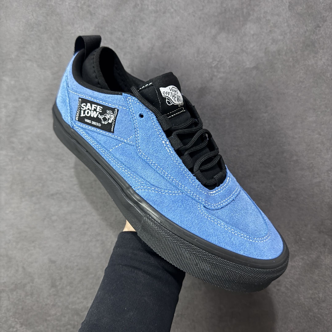 图片[3]-【公司级】万斯 VANS SAFE BRADY 联名款运动板鞋 Rory Milanes/Danny Brady x Vans Skateboarding 2024 签名系列，Vans与职业滑手Danny Brady的联名鞋款是‌Safe Low‌，属于职业签名鞋系列。该鞋款于2024年春季发布，采用环保胶水粘合工艺，鞋身细节保留手工制作痕迹。Safe Low采用低帮设计，蓝黑配色的 Safe Low 全身以蓝色麂皮材质打造，鞋带、鞋舌、内衬、包边均使用黑色作为拼色点缀，鞋身两侧的缝标上写的名称背重新改为了本次合作的鞋款名称 —— Safe Low。 尺码： 35-45含硫化半码 编码： FJB250260-选品中心