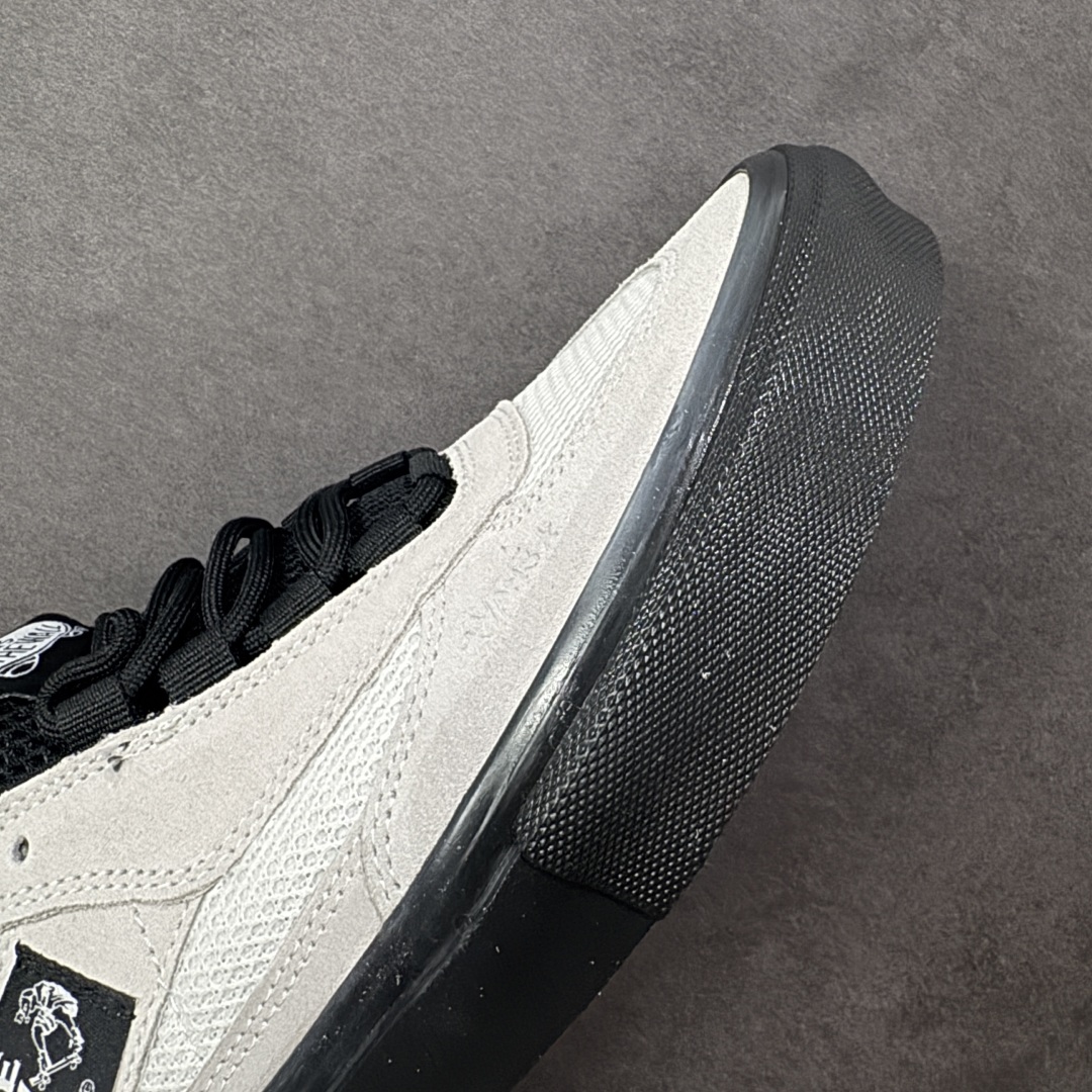 图片[5]-【公司级】万斯 VANS SAFE BRADY 联名款运动板鞋 Rory Milanes/Danny Brady x Vans Skateboarding 2024 签名系列，Vans与职业滑手Danny Brady的联名鞋款是‌Safe Low‌，属于职业签名鞋系列。该鞋款于2024年春季发布，采用环保胶水粘合工艺，鞋身细节保留手工制作痕迹。Safe Low采用低帮设计，蓝黑配色的 Safe Low 全身以蓝色麂皮材质打造，鞋带、鞋舌、内衬、包边均使用黑色作为拼色点缀，鞋身两侧的缝标上写的名称背重新改为了本次合作的鞋款名称 —— Safe Low。 尺码： 35-45含硫化半码 编码： FJB250260-选品中心