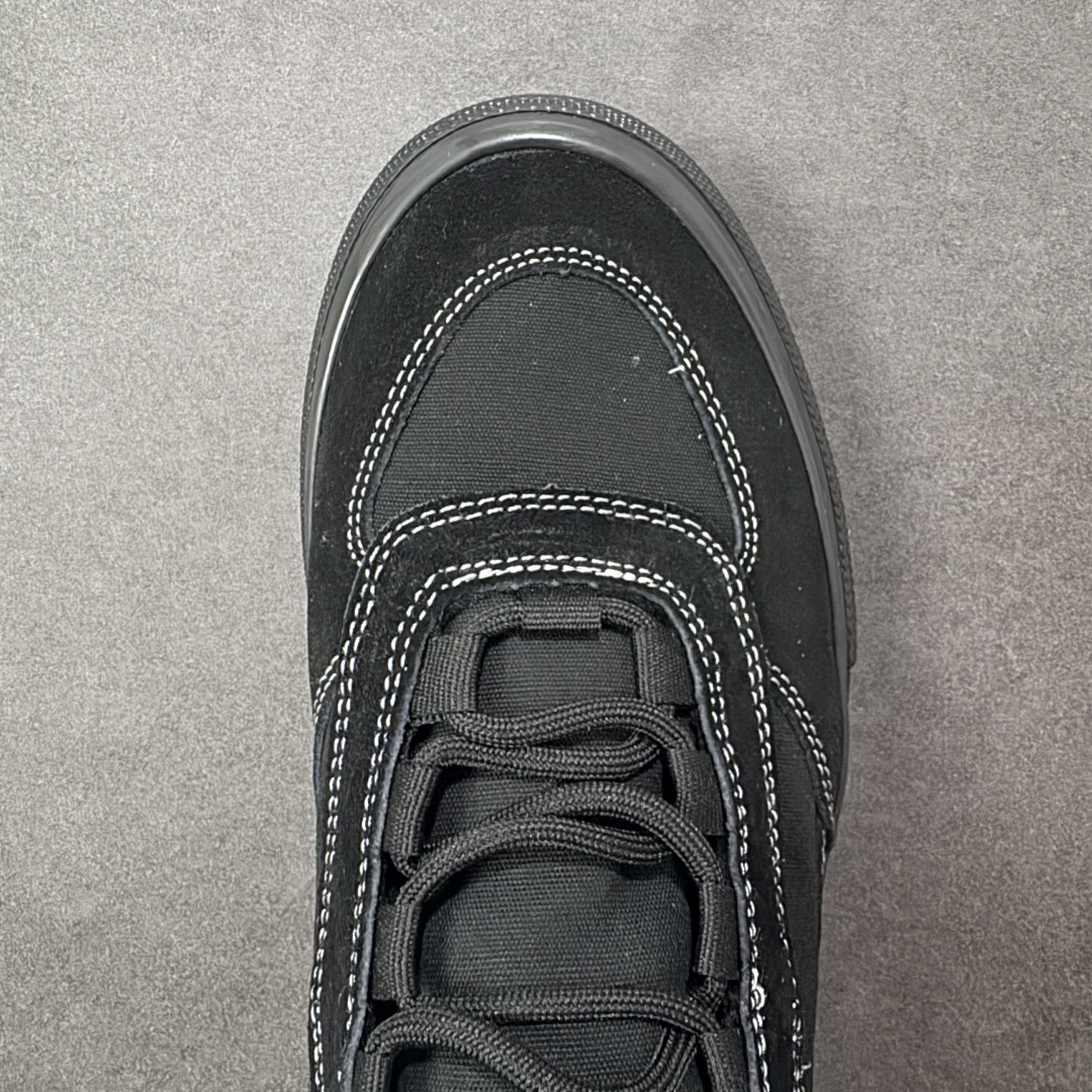 图片[8]-【公司级】万斯 VANS SAFE BRADY 联名款运动板鞋 Rory Milanes/Danny Brady x Vans Skateboarding 2024 签名系列，Vans与职业滑手Danny Brady的联名鞋款是‌Safe Low‌，属于职业签名鞋系列。该鞋款于2024年春季发布，采用环保胶水粘合工艺，鞋身细节保留手工制作痕迹。Safe Low采用低帮设计，蓝黑配色的 Safe Low 全身以蓝色麂皮材质打造，鞋带、鞋舌、内衬、包边均使用黑色作为拼色点缀，鞋身两侧的缝标上写的名称背重新改为了本次合作的鞋款名称 —— Safe Low。 尺码： 35-45含硫化半码 编码： FJB250260-选品中心