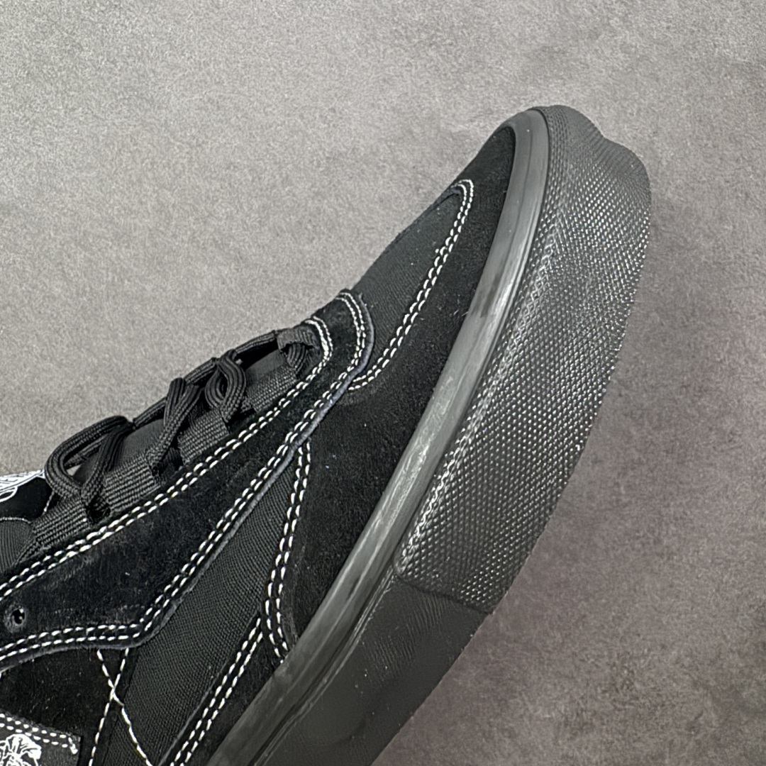 图片[5]-【公司级】万斯 VANS SAFE BRADY 联名款运动板鞋 Rory Milanes/Danny Brady x Vans Skateboarding 2024 签名系列，Vans与职业滑手Danny Brady的联名鞋款是‌Safe Low‌，属于职业签名鞋系列。该鞋款于2024年春季发布，采用环保胶水粘合工艺，鞋身细节保留手工制作痕迹。Safe Low采用低帮设计，蓝黑配色的 Safe Low 全身以蓝色麂皮材质打造，鞋带、鞋舌、内衬、包边均使用黑色作为拼色点缀，鞋身两侧的缝标上写的名称背重新改为了本次合作的鞋款名称 —— Safe Low。 尺码： 35-45含硫化半码 编码： FJB250260-选品中心