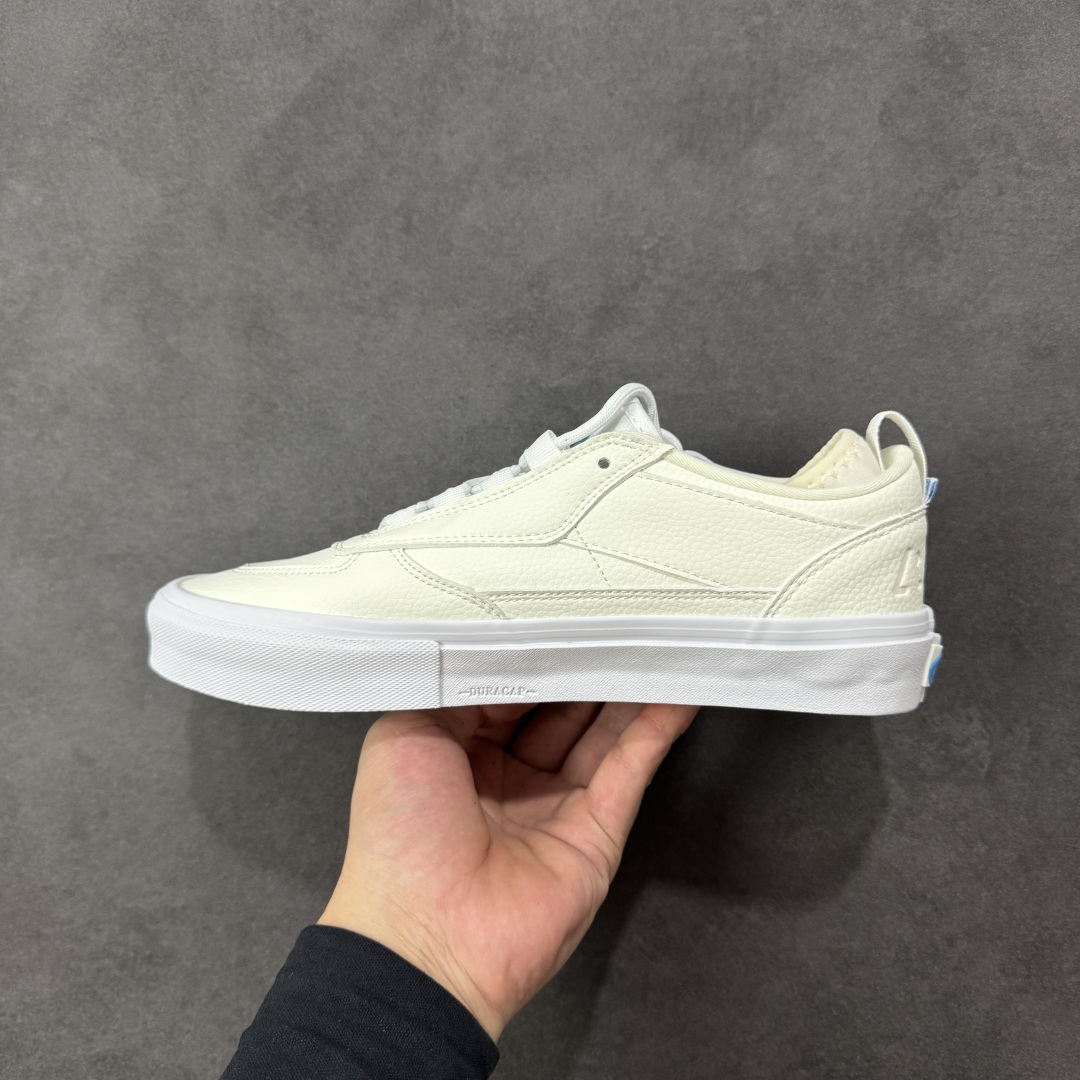 图片[2]-【公司级】万斯 VANS SAFE BRADY 联名款运动板鞋 Rory Milanes/Danny Brady x Vans Skateboarding 2024 签名系列，Vans与职业滑手Danny Brady的联名鞋款是‌Safe Low‌，属于职业签名鞋系列。该鞋款于2024年春季发布，采用环保胶水粘合工艺，鞋身细节保留手工制作痕迹。Safe Low采用低帮设计，蓝黑配色的 Safe Low 全身以蓝色麂皮材质打造，鞋带、鞋舌、内衬、包边均使用黑色作为拼色点缀，鞋身两侧的缝标上写的名称背重新改为了本次合作的鞋款名称 —— Safe Low。 尺码： 35-45含硫化半码 编码： FJB250260-选品中心