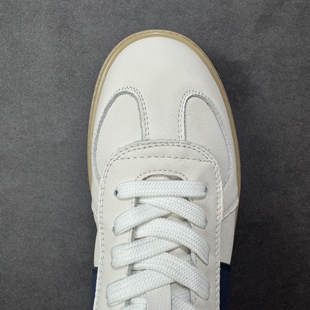 图片[8]-【莞产版本】ECCO爱步休闲鞋秋 25年新款时尚德训鞋 经典百搭板鞋 街头球鞋系列 保留板鞋的经典轮廓，同时融入球鞋的流线型线条 打造运动与街头复古的碰撞感 多元色系融和简约风格，松弛诠释街头意趣 轻松打造百变街头造型 经典鞋头设计 将时尚美学与街头文化完美融合 演绎美式复古潮流 邂逅复古时尚 搭载FLUIFORM™直接注塑科技 一体成型贴合脚部，舒适升级 鞋底采用耐磨抓地的橡胶大底 轻松应对日常行走的磨损考验 缤纷色系 玩转街头 尺码：38 39 40 41 42 43 44（皮鞋码）-选品中心