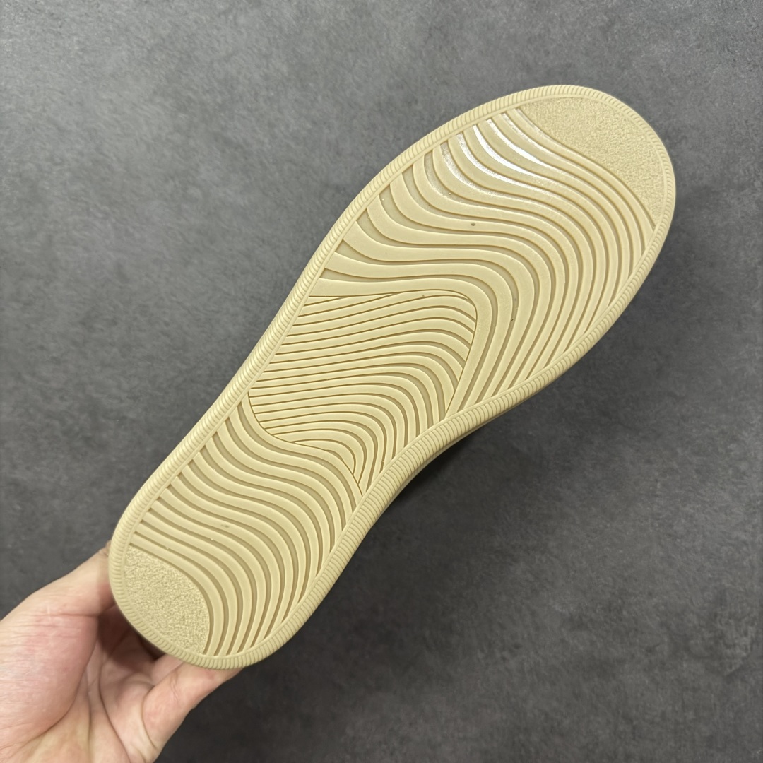 图片[9]-【莞产版本】ECCO爱步休闲鞋秋 25年新款时尚德训鞋 经典百搭板鞋 街头球鞋系列 保留板鞋的经典轮廓，同时融入球鞋的流线型线条 打造运动与街头复古的碰撞感 多元色系融和简约风格，松弛诠释街头意趣 轻松打造百变街头造型 经典鞋头设计 将时尚美学与街头文化完美融合 演绎美式复古潮流 邂逅复古时尚 搭载FLUIFORM™直接注塑科技 一体成型贴合脚部，舒适升级 鞋底采用耐磨抓地的橡胶大底 轻松应对日常行走的磨损考验 缤纷色系 玩转街头 尺码：38 39 40 41 42 43 44（皮鞋码）-选品中心