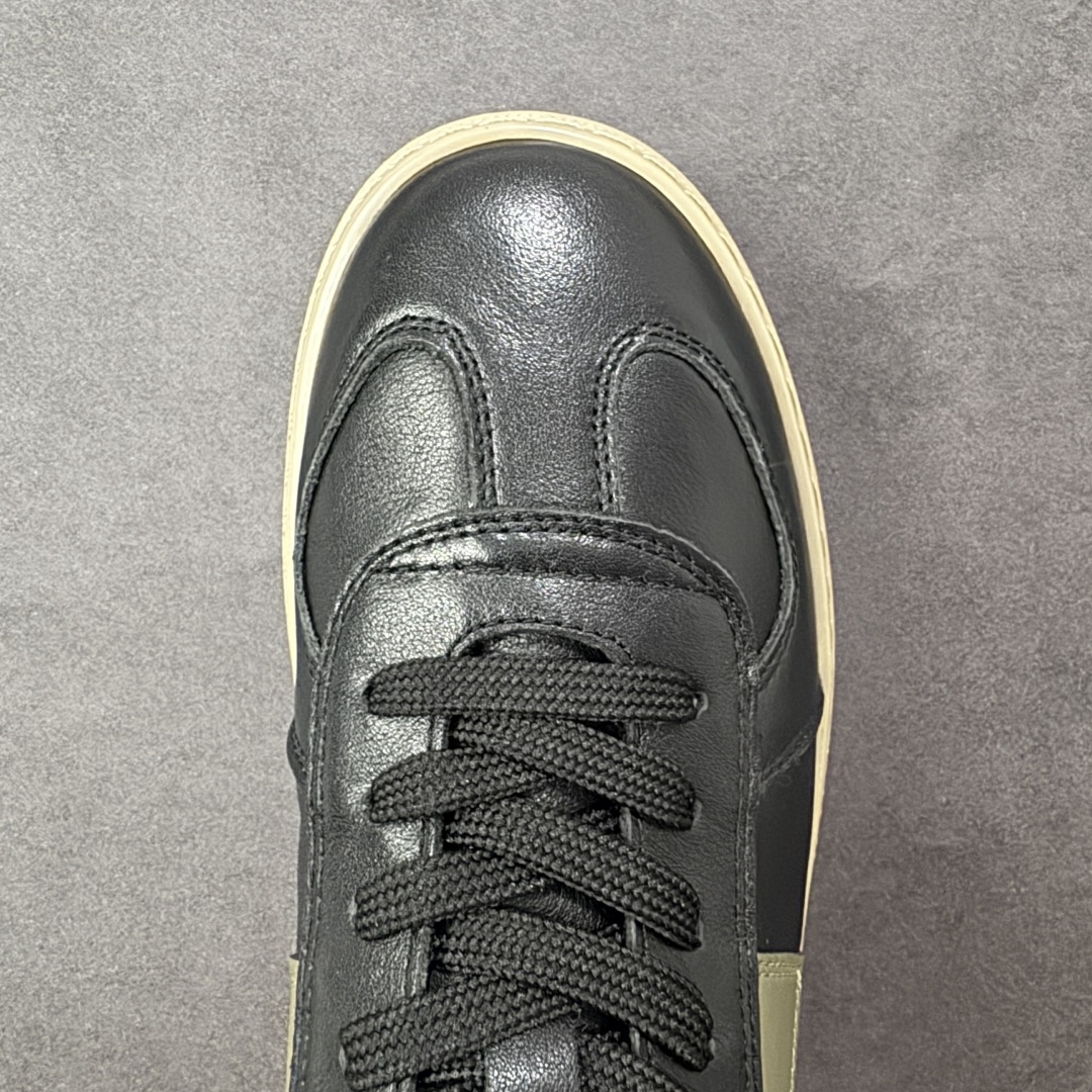 图片[8]-【莞产版本】ECCO爱步休闲鞋秋 25年新款时尚德训鞋 经典百搭板鞋 街头球鞋系列 保留板鞋的经典轮廓，同时融入球鞋的流线型线条 打造运动与街头复古的碰撞感 多元色系融和简约风格，松弛诠释街头意趣 轻松打造百变街头造型 经典鞋头设计 将时尚美学与街头文化完美融合 演绎美式复古潮流 邂逅复古时尚 搭载FLUIFORM™直接注塑科技 一体成型贴合脚部，舒适升级 鞋底采用耐磨抓地的橡胶大底 轻松应对日常行走的磨损考验 缤纷色系 玩转街头 尺码：38 39 40 41 42 43 44（皮鞋码）-选品中心