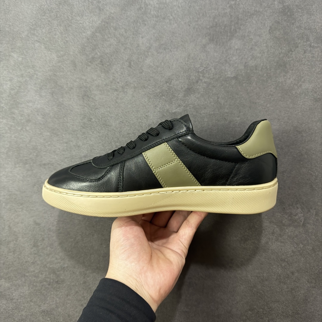 图片[2]-【莞产版本】ECCO爱步休闲鞋秋 25年新款时尚德训鞋 经典百搭板鞋 街头球鞋系列 保留板鞋的经典轮廓，同时融入球鞋的流线型线条 打造运动与街头复古的碰撞感 多元色系融和简约风格，松弛诠释街头意趣 轻松打造百变街头造型 经典鞋头设计 将时尚美学与街头文化完美融合 演绎美式复古潮流 邂逅复古时尚 搭载FLUIFORM™直接注塑科技 一体成型贴合脚部，舒适升级 鞋底采用耐磨抓地的橡胶大底 轻松应对日常行走的磨损考验 缤纷色系 玩转街头 尺码：38 39 40 41 42 43 44（皮鞋码）-选品中心