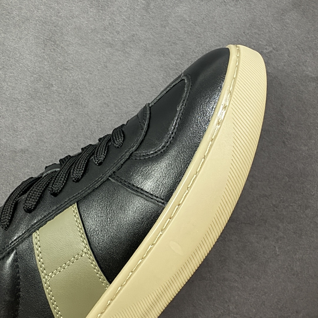 图片[5]-【莞产版本】ECCO爱步休闲鞋秋 25年新款时尚德训鞋 经典百搭板鞋 街头球鞋系列 保留板鞋的经典轮廓，同时融入球鞋的流线型线条 打造运动与街头复古的碰撞感 多元色系融和简约风格，松弛诠释街头意趣 轻松打造百变街头造型 经典鞋头设计 将时尚美学与街头文化完美融合 演绎美式复古潮流 邂逅复古时尚 搭载FLUIFORM™直接注塑科技 一体成型贴合脚部，舒适升级 鞋底采用耐磨抓地的橡胶大底 轻松应对日常行走的磨损考验 缤纷色系 玩转街头 尺码：38 39 40 41 42 43 44（皮鞋码）-选品中心