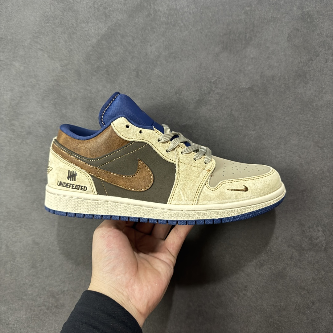 【定制版】Nike Jordan Air Jordan 1xUNDEFEATED 米粽小勾 纯原大厂出品 极力推荐 定制鞋盒 大厂纯原品质出货 超高清洁度 皮料切割干净无任何毛边 细节完美 货号:QG1988 003 尺码: 36 36.5 37.5 38 38.5 39 40 40.5 41 42 42.5 43 44 44.5 45-选品中心
