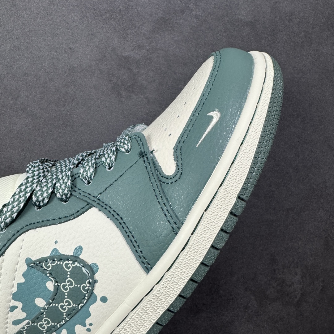 图片[5]-【定制版】Air Jordan 1 x GUCCI 绿白小勾 纯原大厂出品 极力推荐 定制鞋盒 大厂纯原品质出货 超高清洁度 皮料切割干净无任何毛边 细节完美 货号：QD1988-004 尺码： 36 36.5 37.5 38 38.5 39 40 40.5 41 42 42.5 43 44 44.5 45-选品中心