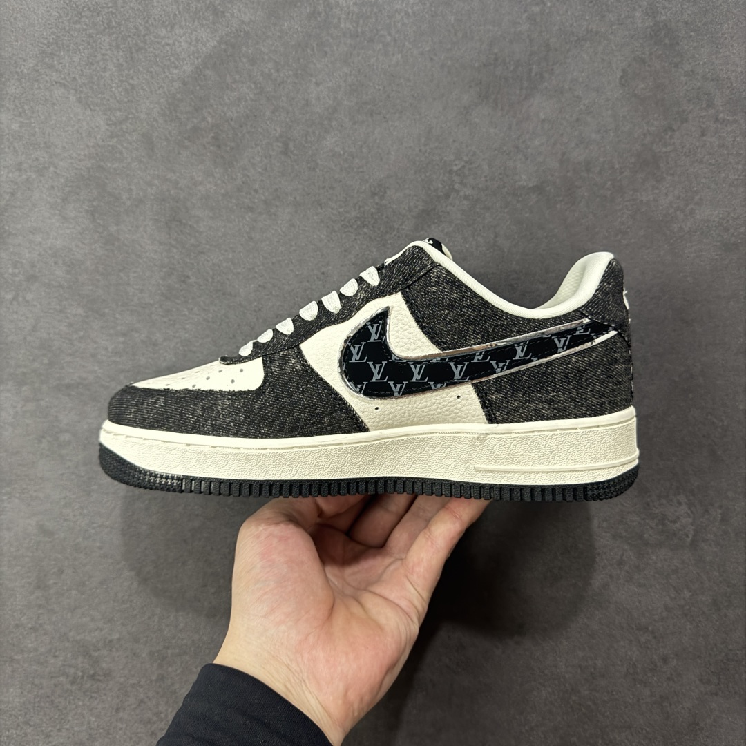 图片[2]-【定制版】Nike Air Force 1\’07 Low LV联名 双色底黑牛仔 高级定制 空军一号低帮休闲板鞋 DX1888-097  #原楦头原纸板 高级牛仔 高端定制鞋盒 原厂鞋底 超高清洁度 细节完美  尺码：36 36.5 37.5 38 38.5 39 40 40.5 41 42 42.5 43 44 44.5 45 编码：HXSB310320-选品中心