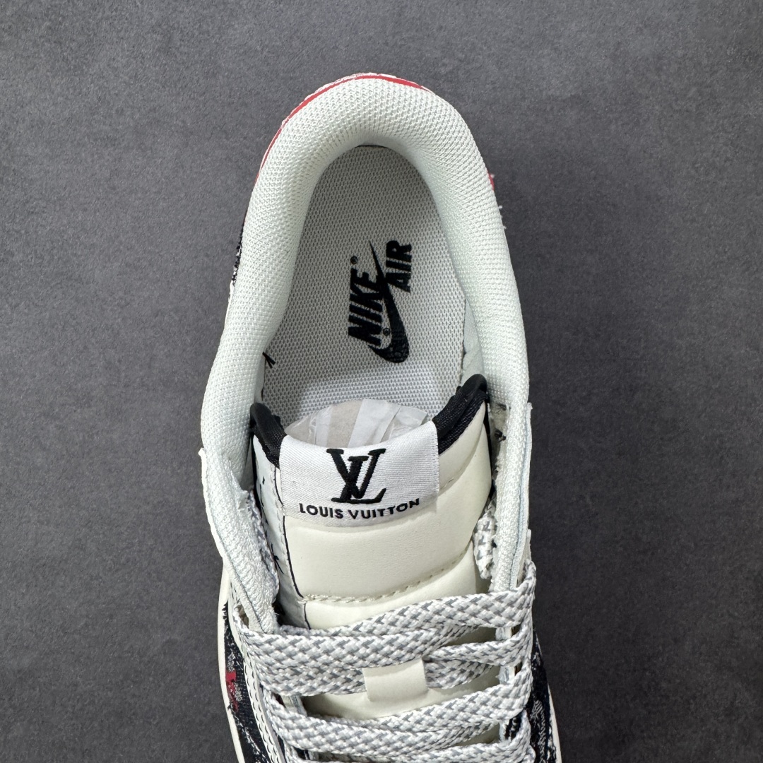 图片[7]-【定制版】Travis Scott x Fragment Design x Air Jordan 1 Low OG SP AJ1 乔1联名 低帮文化休闲板鞋 CX5050-Y28  #多方联名合作融合了Travis Scott 独特的音乐风格，藤原浩个性的设计风格以及Jordan品牌的经典元素 使其成为一双具有独特身份和价值的鞋子 清新而立体的外观加上联名标识更突出了其独特身份 这种配色方案显示出活力和时尚感 在视觉上引人注目 鞋身的质感和细腻的细节处理使其显得高端而格调十足 这款“倒钩”联名是设计与创意完美结合 融合多方的个性风格是一款备受瞩目的潮流鞋款  尺码：36 36.5 37.5 38 38.5 39 40 40.5 41 42 42.5 43 44 44.5 45 编码：HXSB330340-选品中心