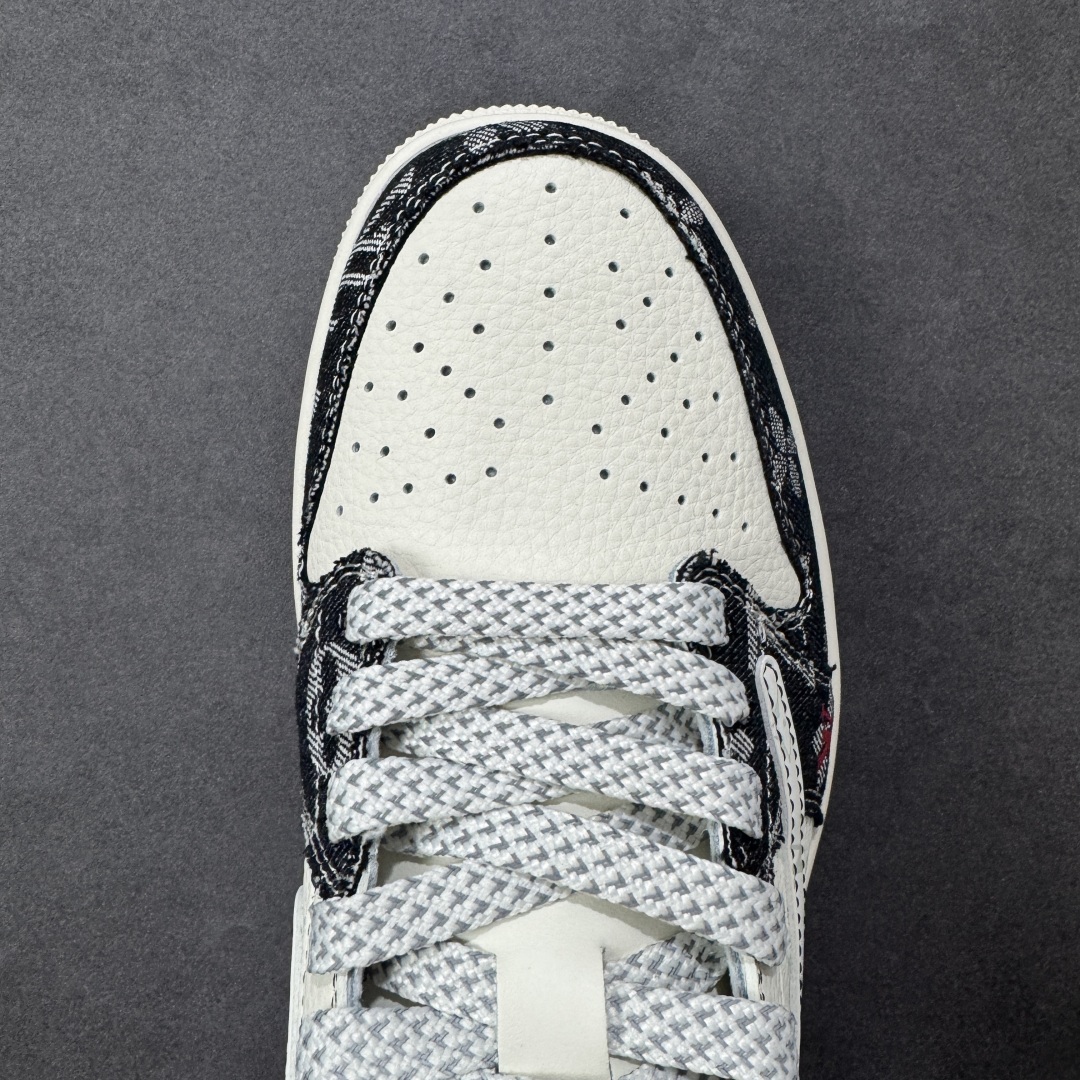 图片[8]-【定制版】Travis Scott x Fragment Design x Air Jordan 1 Low OG SP AJ1 乔1联名 低帮文化休闲板鞋 CX5050-Y28  #多方联名合作融合了Travis Scott 独特的音乐风格，藤原浩个性的设计风格以及Jordan品牌的经典元素 使其成为一双具有独特身份和价值的鞋子 清新而立体的外观加上联名标识更突出了其独特身份 这种配色方案显示出活力和时尚感 在视觉上引人注目 鞋身的质感和细腻的细节处理使其显得高端而格调十足 这款“倒钩”联名是设计与创意完美结合 融合多方的个性风格是一款备受瞩目的潮流鞋款  尺码：36 36.5 37.5 38 38.5 39 40 40.5 41 42 42.5 43 44 44.5 45 编码：HXSB330340-选品中心