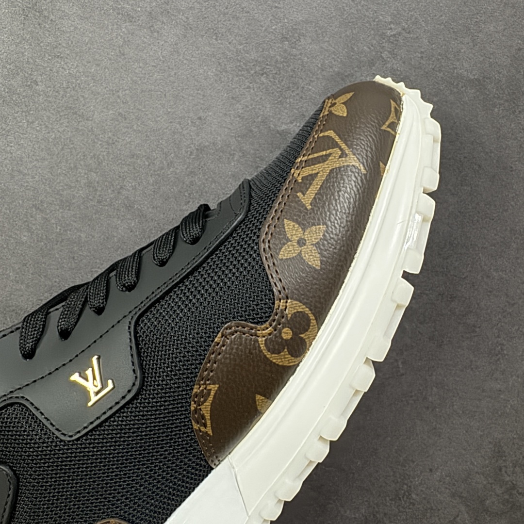 图片[5]-【公司级】LV RUN AWAY 运动鞋，本款 Run Away 运动鞋选用头层牛皮拼透气原版材质，楔形橡胶外底延续跑鞋设计，缀 Monogram 花卉，L v字母标注鞋舌，路易威登巴黎标识点缀后部。搭配品牌标识棉垫脚，网面内里后跟牛皮拼接包裹，上脚舒适透气！ 尺码：35-45 编码：FJB390400-选品中心