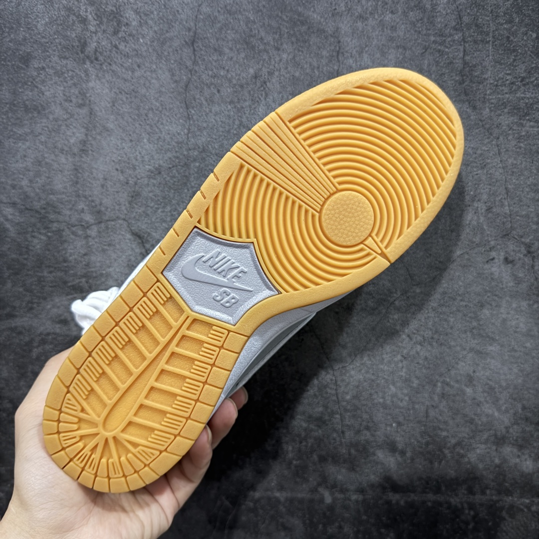 图片[9]-【免修M版】NIKE SB Dunk Low 灰白生胶 DV5464-001 顶级纯原品质 价格合理不杀猪 全鞋身原厂麂皮材质 真材实料 正确版型 完美中底走线整体清洁度高 尺码：36 36.5 37.5 38 38.5 39 40 40.5 41 42 42.5 43 44 44.5 45 46-选品中心