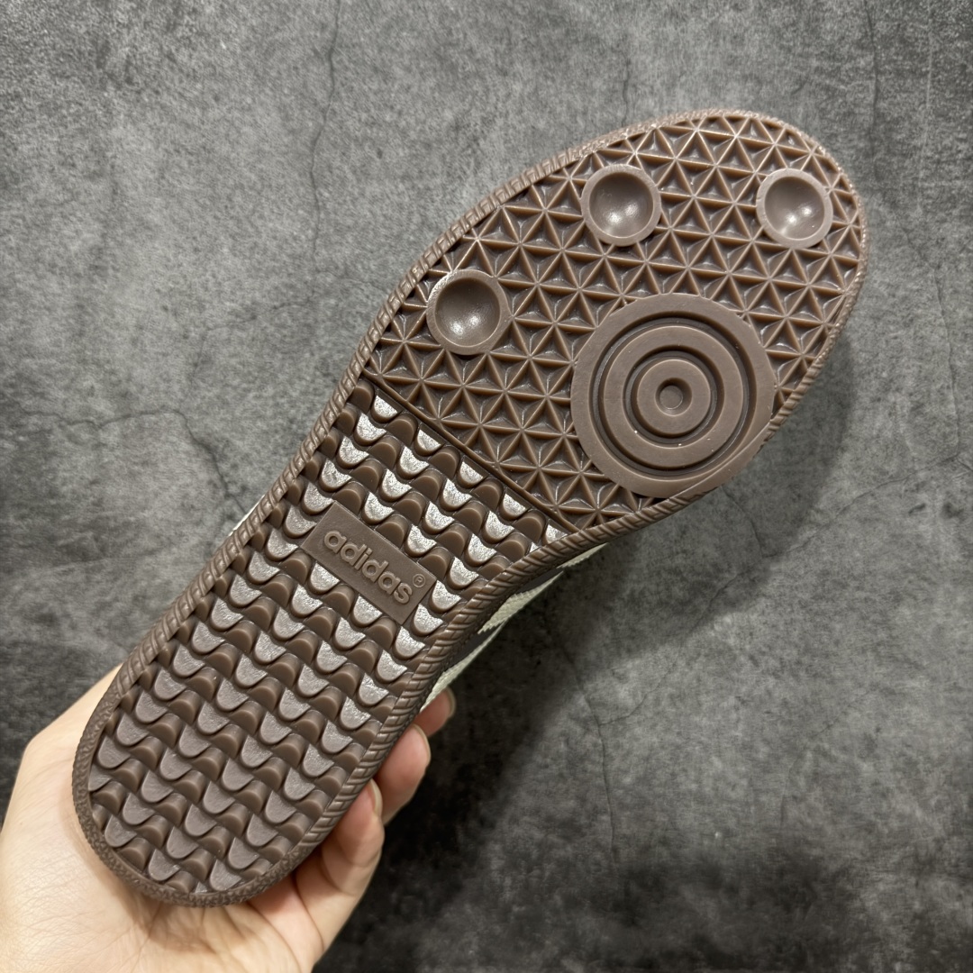 图片[9]-【RS纯原】Adidas Originals Samba OG桑巴舞系列绅士德训足球风百搭低帮休闲运动板鞋 JI4219 市面顶级品质 此版鞋身全部采用进口原厂头层皮 原厂头层 区分市面偷工减料！ 这款桑巴鞋展示了高质量的工艺 带有装饰的超锁缝制和无缝的手感 柔软、柔软的皮革造型和标志性的3条纹完成了精致的外观 正规合身鞋带 鞋面上有绒面鞋垫 橡胶鞋底 享受正畸套筒软感 自50年代首次亮相以来就一直在赢得粉丝的青睐 尺码：36 36.5 37.5 38 38.5 39 40 40.5 41 42 42.5 43 44 44.5 45-选品中心