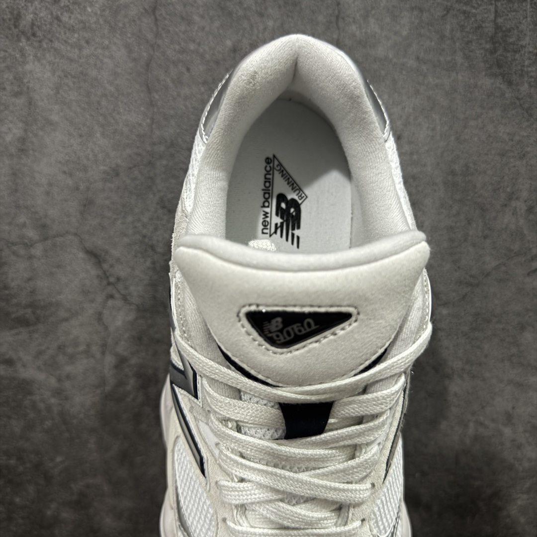 图片[8]-【纯原版】 New Balance NB9060 联名款 复古休闲运动慢跑鞋 灰色 U9060JRB 全套原楦原纸板原厂数据开发 进口三明治网面 原装进口翻毛皮料正确绒感卡色 正确中底拉帮中底网布细节 原厂标裁 带紫光防伪 定制后跟透明水晶模块 冲裁组合 大底贴合程度胶水上色把控完美 整洁度挑战全网艺术家 多道序QC把关品质完善 匠心打造 耗时两个月开发完成 工艺极其复杂难度可想而知 新开独立私模大底 全网唯一正确六层组合大底 高端零售专供产物 尺码：36 37 37.5 38 38.5 39 40 40.5 41 42 42.5 43 44 45 46.5-选品中心