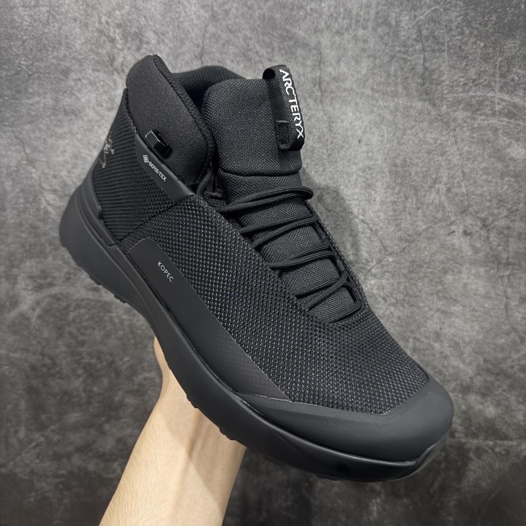 图片[3]-【莞产纯原版】始祖鸟ArcTeryx Kopec GTX M Mid 覆盖透气男越野跑鞋 中帮 正确后跟刺绣 完美细节版型 官方同步上架 适合技术路线单日徒步穿着 aeriosflgtx鞋受到长途野外跑步鞋的启发 适合在变化的地形上进行快速轻快的徒步旅行穿着，舒适而有支撑性，使您充满信心。该设计与脚部融为一体，可最大限度地减少摩擦，gore-tex保护膜网砂，采用gore隐形适体(invisiblefit)技术，更轻薄舒适。敏捷、稳定和技术路线上的自信源于vibram® megagrip外底、压缩eva内底以及一体的tpu。重量约：275g技术特点透气轻量耐磨鞋子鞋外底结构vibram®megagripM橡胶化合材料耐用柔软鞋子结构tpu鞋头可防磨损压缩eva泡沫内底以及一体的tpu铁芯提高了灵活性和稳定性，使您充满信心鞋子衬垫结构4mm厚ortholiteM3d模制插片材料gore-tex薄膜tpu高耐磨保护膜cordura® MX 尺码：36-45 编码： FJB390400-选品中心