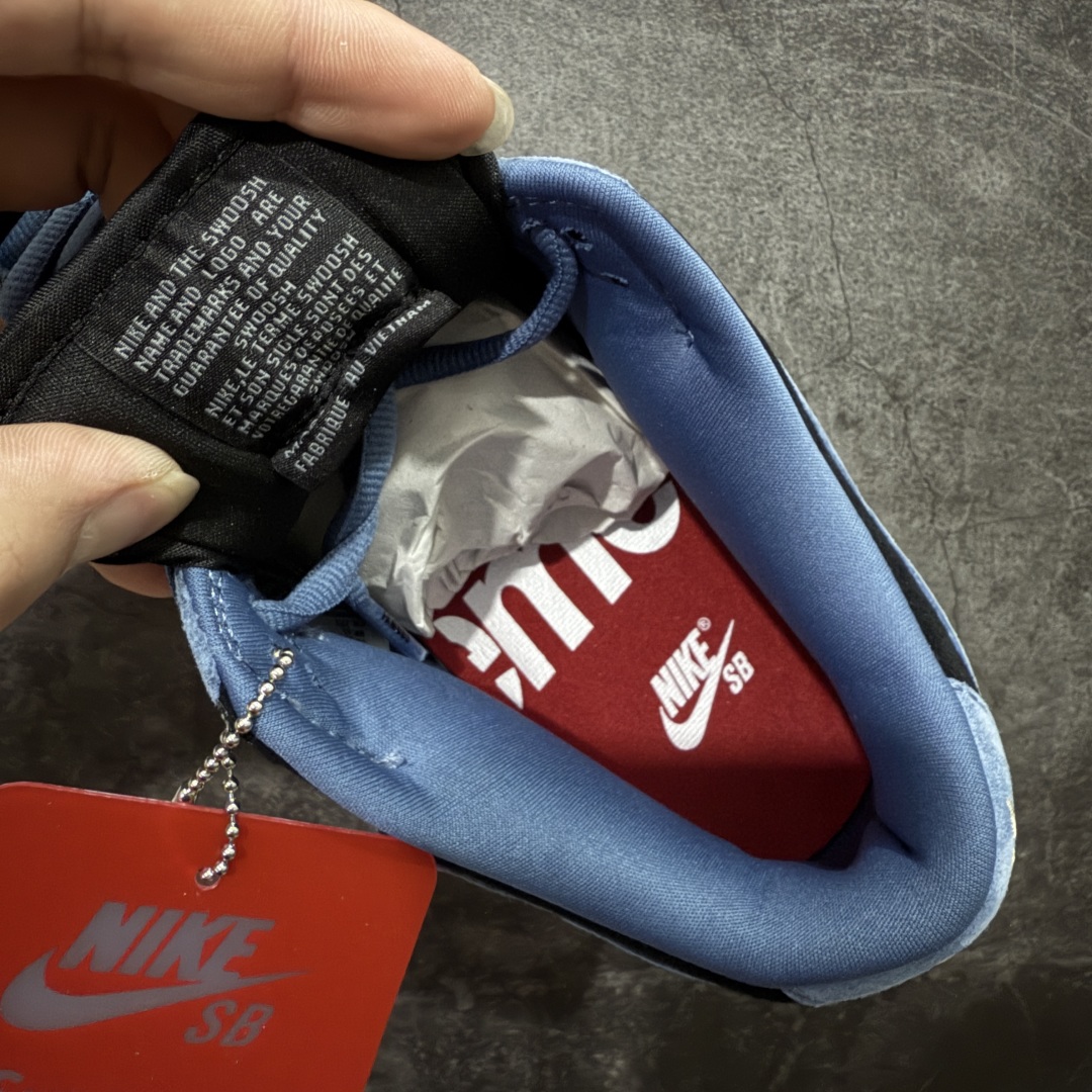 图片[7]-【Top纯原 】Supreme x Nk Dunk SB Dunk Low 舒适 防滑耐磨低帮板鞋 男女同款 蓝黑色 HQ8487-400 独家原厂航空铝磨具打磨大底 鞋头坡度极致还原 原盒原配 圈内天花板工艺 原厂冲刀 超高清洁度 全鞋零毛边皮料切割 全套原楦原模倾力打造完美版型 采用原厂百宏鞋带以及原厂百宏织唛舌标 内标可供原厂几率过验 原厂中底布黄色点胶 原厂中底布拉帮走线遵循公司‼️ 尺码：40 40.5 41 42 42.5 43 44 44.5 45 46 47.5-选品中心