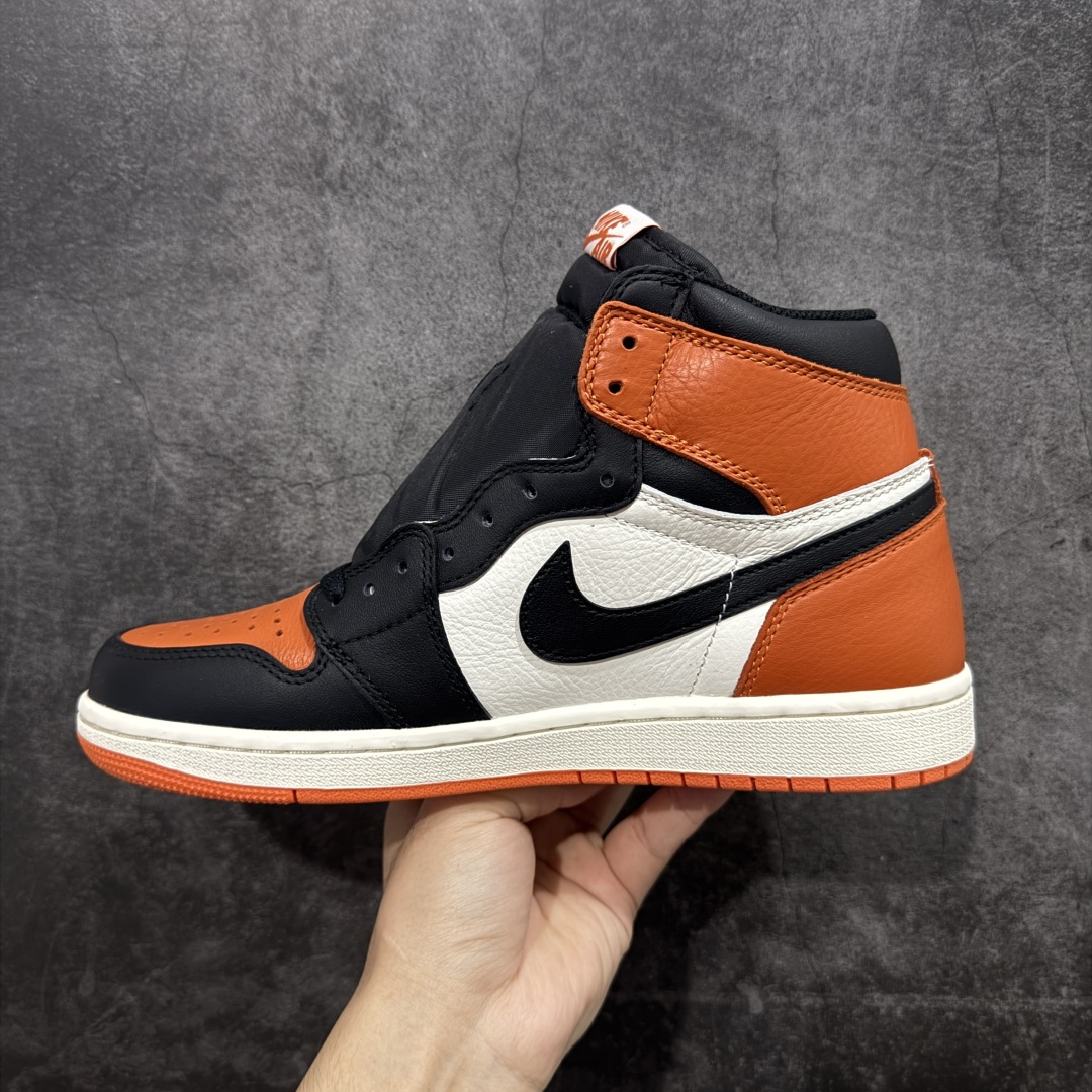 图片[2]-【原厂版】Air Jordan 1 High OG “Shattered Backboard” 2025年复刻 扣碎篮板 DZ5485-008 高端零售特供批次 产品品控稳定性领先行业 各方面均可对飙LJR版 一切细节材料对比原版 SZ原厂全套原楦原纸板冲刀磨具开发 原厂皮料加持 原厂港宝加持定型后跟R度完美 同源原厂电绣 飞翼针数密度立体效果一致 百分百一致原鞋 原厂拉帮工艺 针距密度一致 后跟弧度收口自然不对折 极致一眼正品既视感 进口玻璃冲刀皮料裁剪零毛边 全鞋电脑针车工艺 品控清洁度最高QC检验标准 免检产品 原厂订购鞋盒、鞋标、防尘纸、鞋撑、鞋带 追求极致的原厂味道 尺码：40 40.5 41 42 42.5 43 44 44.5 45 46 47.5-选品中心