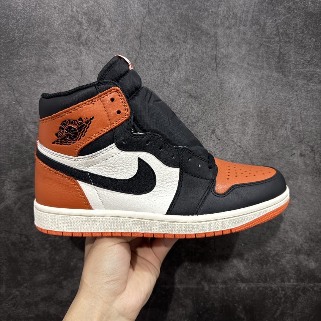 【原厂版】Air Jordan 1 High OG “Shattered Backboard” 2025年复刻 扣碎篮板 DZ5485-008 高端零售特供批次 产品品控稳定性领先行业 各方面均可对飙LJR版 一切细节材料对比原版 SZ原厂全套原楦原纸板冲刀磨具开发 原厂皮料加持 原厂港宝加持定型后跟R度完美 同源原厂电绣 飞翼针数密度立体效果一致 百分百一致原鞋 原厂拉帮工艺 针距密度一致 后跟弧度收口自然不对折 极致一眼正品既视感 进口玻璃冲刀皮料裁剪零毛边 全鞋电脑针车工艺 品控清洁度最高QC检验标准 免检产品 原厂订购鞋盒、鞋标、防尘纸、鞋撑、鞋带 追求极致的原厂味道 尺码:40 40.5 41 42 42.5 43 44 44.5 45 46 47.5-选品中心