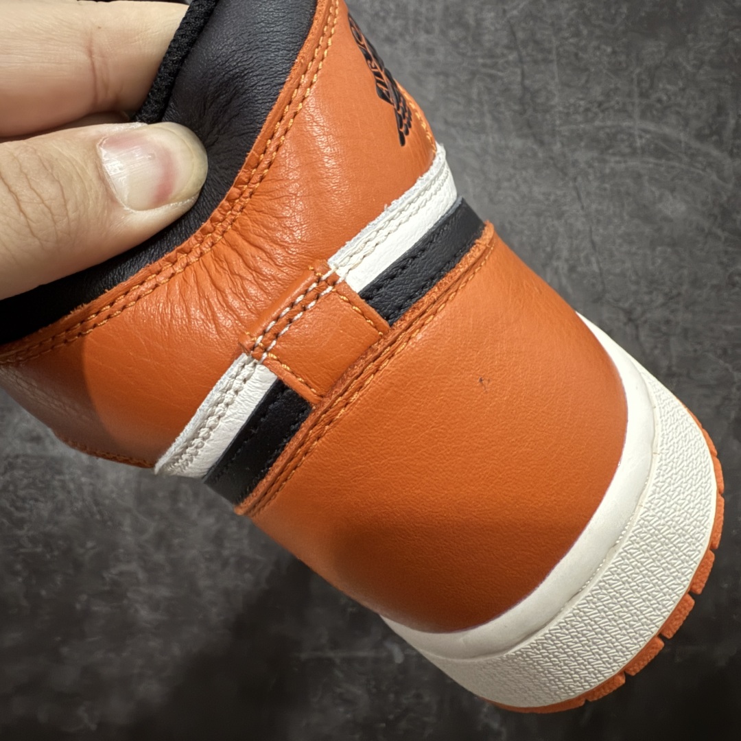 图片[2]-【原厂版】Air Jordan 1 High OG “Shattered Backboard” 2025年复刻 扣碎篮板 DZ5485-008 高端零售特供批次 产品品控稳定性领先行业 各方面均可对飙LJR版 一切细节材料对比原版 SZ原厂全套原楦原纸板冲刀磨具开发 原厂皮料加持 原厂港宝加持定型后跟R度完美 同源原厂电绣 飞翼针数密度立体效果一致 百分百一致原鞋 原厂拉帮工艺 针距密度一致 后跟弧度收口自然不对折 极致一眼正品既视感 进口玻璃冲刀皮料裁剪零毛边 全鞋电脑针车工艺 品控清洁度最高QC检验标准 免检产品 原厂订购鞋盒、鞋标、防尘纸、鞋撑、鞋带 追求极致的原厂味道 尺码：40 40.5 41 42 42.5 43 44 44.5 45 46 47.5-选品中心