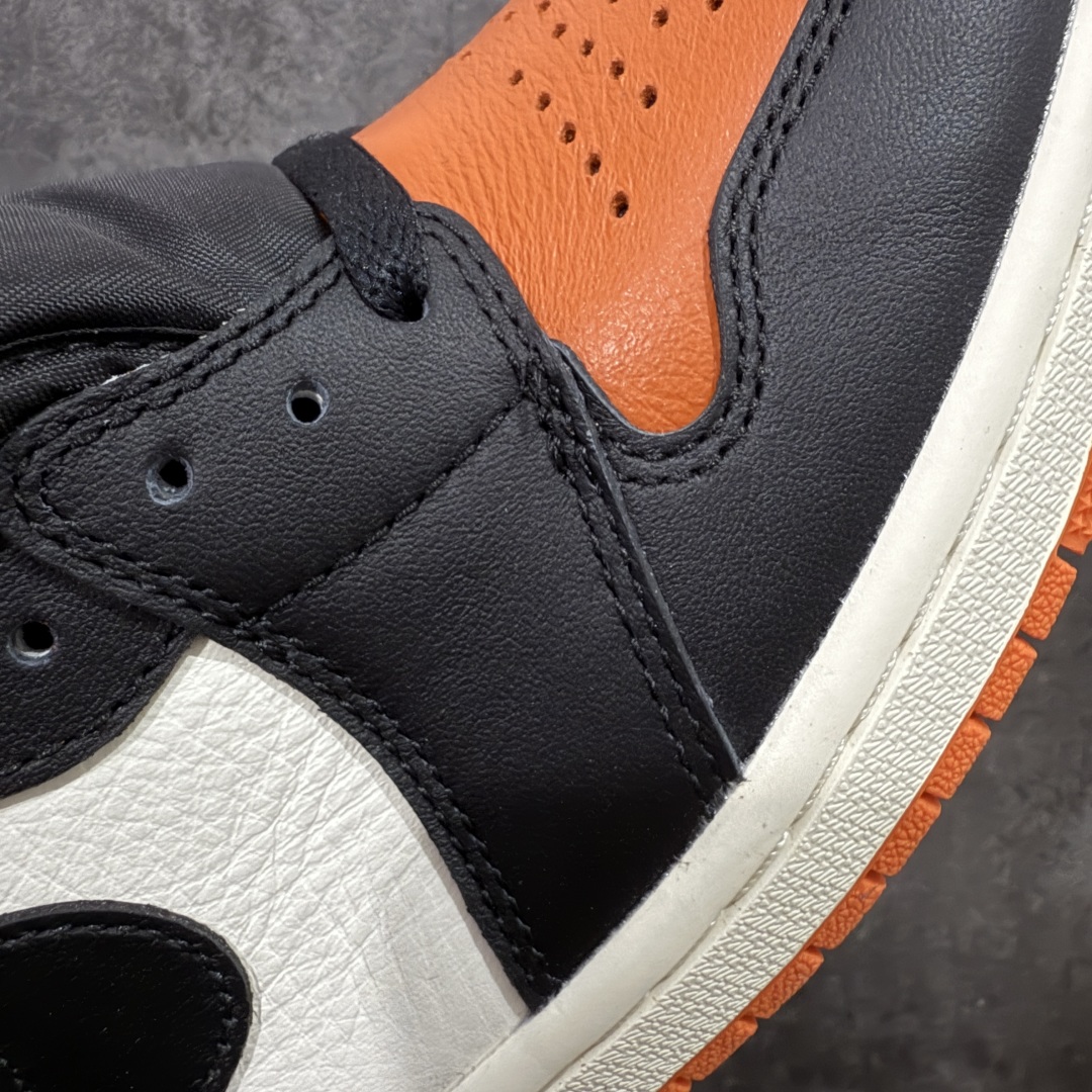 图片[5]-【原厂版】Air Jordan 1 High OG “Shattered Backboard” 2025年复刻 扣碎篮板 DZ5485-008 高端零售特供批次 产品品控稳定性领先行业 各方面均可对飙LJR版 一切细节材料对比原版 SZ原厂全套原楦原纸板冲刀磨具开发 原厂皮料加持 原厂港宝加持定型后跟R度完美 同源原厂电绣 飞翼针数密度立体效果一致 百分百一致原鞋 原厂拉帮工艺 针距密度一致 后跟弧度收口自然不对折 极致一眼正品既视感 进口玻璃冲刀皮料裁剪零毛边 全鞋电脑针车工艺 品控清洁度最高QC检验标准 免检产品 原厂订购鞋盒、鞋标、防尘纸、鞋撑、鞋带 追求极致的原厂味道 尺码：40 40.5 41 42 42.5 43 44 44.5 45 46 47.5-选品中心