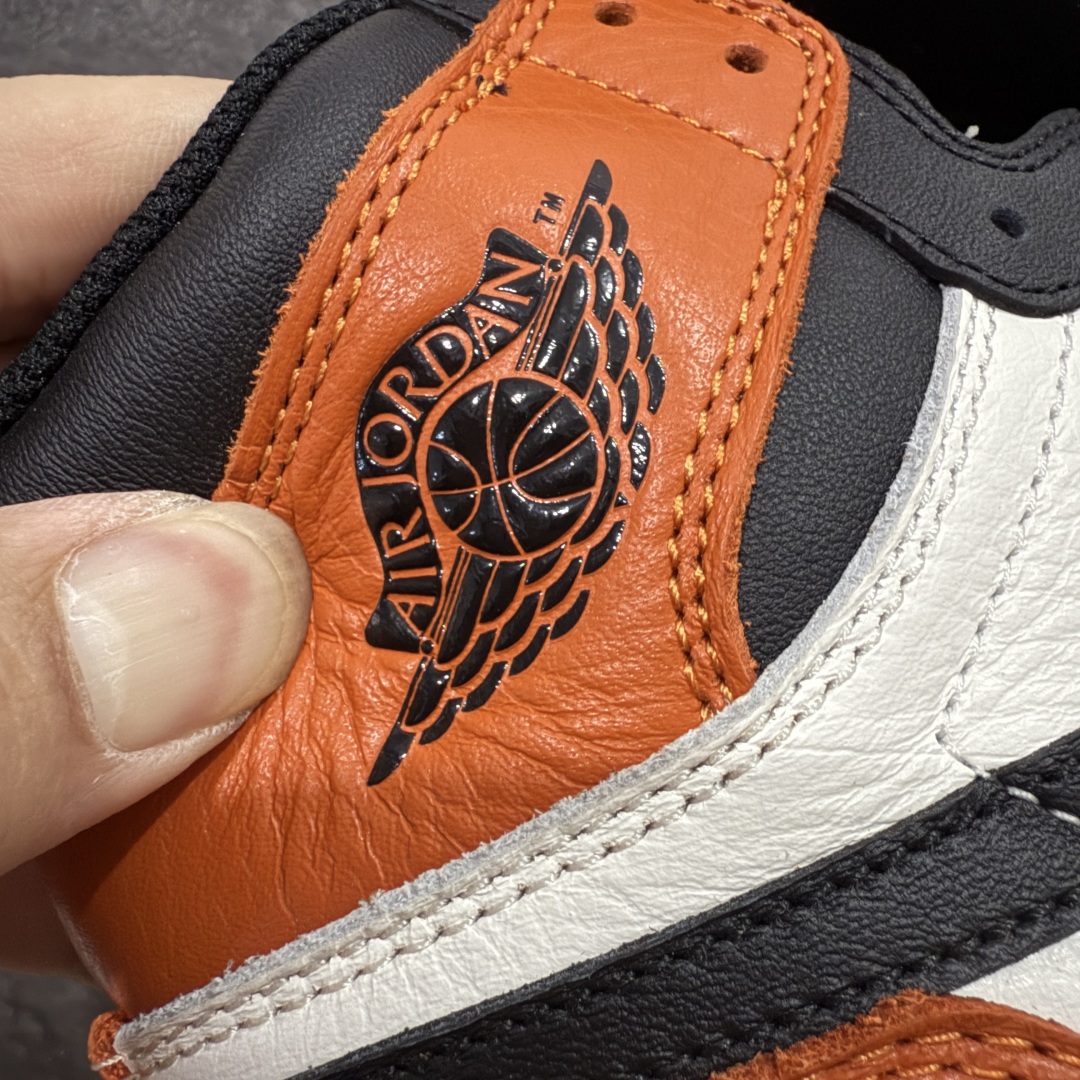 图片[3]-【原厂版】Air Jordan 1 High OG “Shattered Backboard” 2025年复刻 扣碎篮板 DZ5485-008 高端零售特供批次 产品品控稳定性领先行业 各方面均可对飙LJR版 一切细节材料对比原版 SZ原厂全套原楦原纸板冲刀磨具开发 原厂皮料加持 原厂港宝加持定型后跟R度完美 同源原厂电绣 飞翼针数密度立体效果一致 百分百一致原鞋 原厂拉帮工艺 针距密度一致 后跟弧度收口自然不对折 极致一眼正品既视感 进口玻璃冲刀皮料裁剪零毛边 全鞋电脑针车工艺 品控清洁度最高QC检验标准 免检产品 原厂订购鞋盒、鞋标、防尘纸、鞋撑、鞋带 追求极致的原厂味道 尺码：40 40.5 41 42 42.5 43 44 44.5 45 46 47.5-选品中心