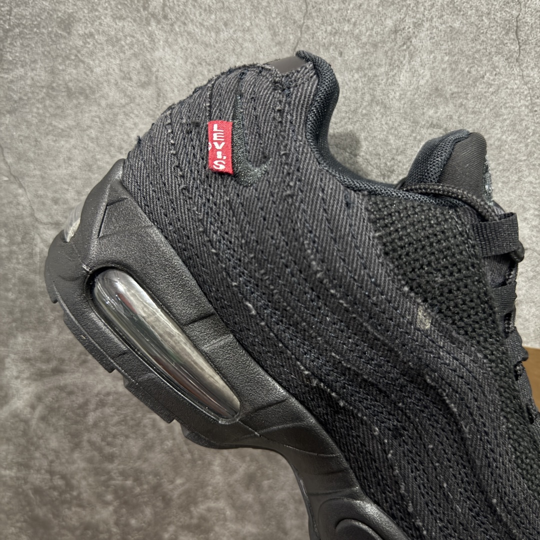 图片[7]-【PE版本】NK Air Max 95 SP 复古减震气垫跑鞋 HM4743-001 经典重温 鞋款设计灵感源于人体构造 中底设计基于人体的脊柱构造 是整体设计的核心 尼龙孔眼代表了肋骨 而分层式面板和网眼象征着肌肉纤维和肉体组织 Air Max 95采用了两个独立的吹塑成型的Air-Sole单元 并首次在前掌使用可视化气垫设计 Swoosh logo夜当作一个 点符号放在了鞋子的后帮位置 20年的发展让 AIR MAX 95有了不同的故事 20年后再度面向世人的时候 焕然一新的面貌 让人有了另外一种清新脱俗的感觉 尺码：40 40.5 41 42 42.5 43 44 44.5 45 46 47.5-选品中心