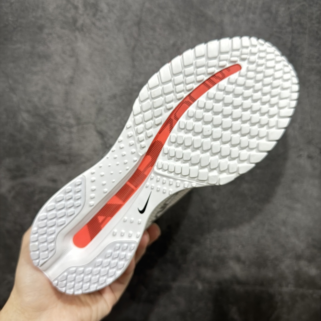 图片[9]-【公司级】Nike Pegasus Premium Airscape 舒适百搭减震防滑耐磨透气 低帮跑步鞋 白红    低帮跑步鞋，简约又不失活力，上脚超吸睛。  它不仅颜值高，性能更是一绝！  全掌气垫科技，减震防滑超耐磨，每一步都能感受到强劲回弹，给双脚舒适支撑。  透气鞋面，跑步时双脚也能自由呼吸。    #独家原包 原底原料 开模打造  #原厂鞋标 高精密准度  #原楦原纸板开发 匹配原版98%以上  #后跟弧度 正确呈现  #原厂皮料 质感无敌  #皮料切割干净 无任何毛边 清洁度细节完美    货号：HQ2592-101    尺码：36-46-选品中心