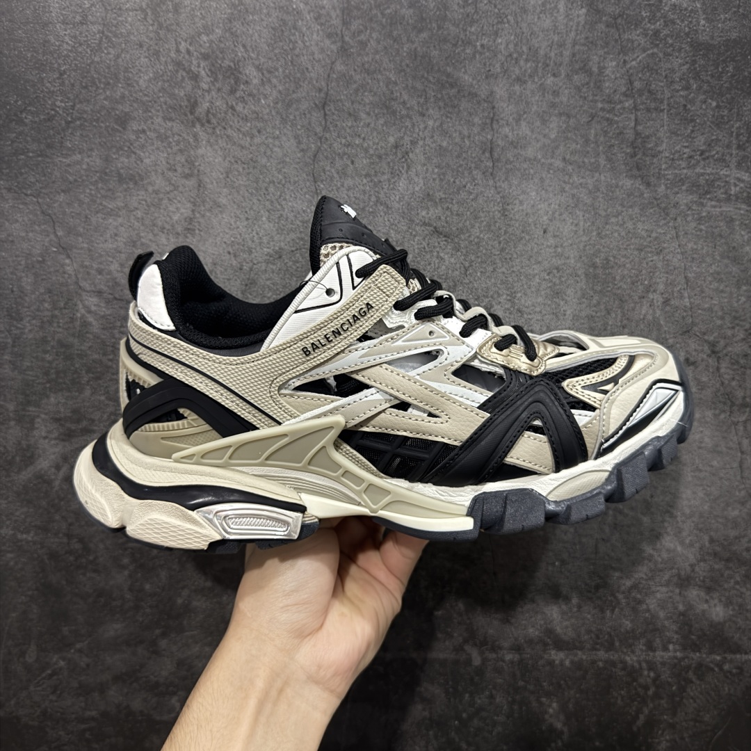 【Good纯原福利】Balenciaga Ttrack 2.0 巴黎世家4代轨道 复古老爹鞋 原市场5-600的货 顶级大厂出品 份量十足 售前售后保障到底 可退换 工厂白菜价清库存 价格相当给力 强推💪🏻 #全套原纸板楦头开发 #原盒原配 正确字体电绣 粗细、位置、大小正确 侧边TPU 透气孔匹配意产原版 #正确气垫分离大底 TPU软底 #原版一致大底LOGO 立体感十足 #原厂皮料水洗做旧 原厂纱网 外底正面压印BB标识 由176块饰片拼接而成的铰接式鞋面 侧面配金属质感网眼布 内面配有额外金属光泽饰件 包含1副鞋带和1副备用鞋带 后帮配有拉环鞋提 动态鞋底设计 为双脚带来后续的助力 尺码：35 36 37 38 39 40 41 42 43 44 45-选品中心