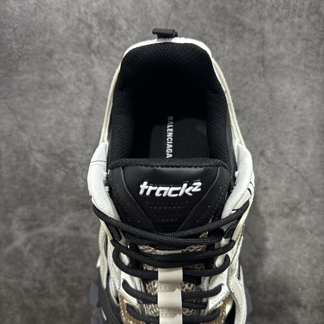 图片[8]-【Good纯原福利】Balenciaga Ttrack 2.0 巴黎世家4代轨道 复古老爹鞋 原市场5-600的货 顶级大厂出品 份量十足 售前售后保障到底 可退换 工厂白菜价清库存 价格相当给力 强推💪🏻 #全套原纸板楦头开发 #原盒原配 正确字体电绣 粗细、位置、大小正确 侧边TPU 透气孔匹配意产原版 #正确气垫分离大底 TPU软底 #原版一致大底LOGO 立体感十足 #原厂皮料水洗做旧 原厂纱网 外底正面压印BB标识 由176块饰片拼接而成的铰接式鞋面 侧面配金属质感网眼布 内面配有额外金属光泽饰件 包含1副鞋带和1副备用鞋带 后帮配有拉环鞋提 动态鞋底设计 为双脚带来后续的助力 尺码：35 36 37 38 39 40 41 42 43 44 45-选品中心