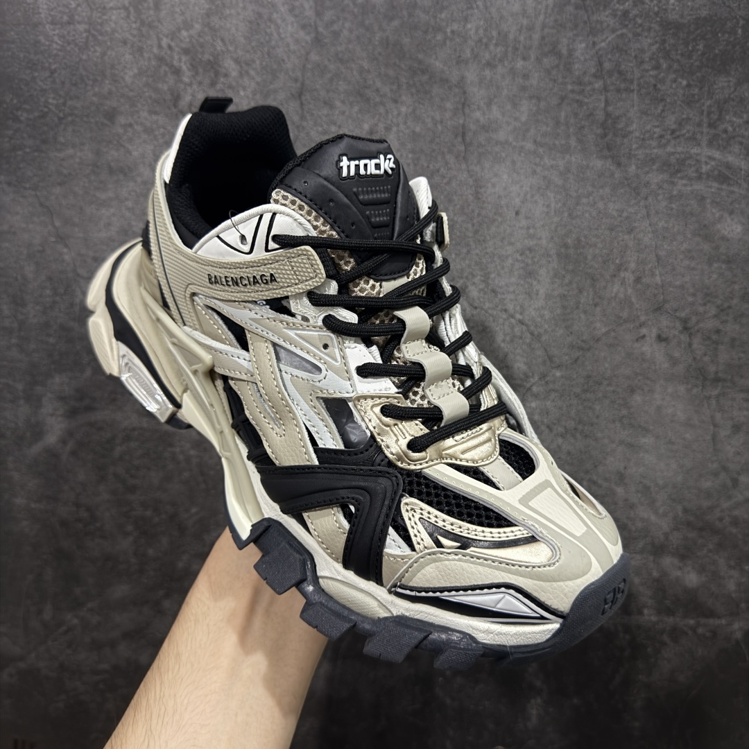 图片[3]-【Good纯原福利】Balenciaga Ttrack 2.0 巴黎世家4代轨道 复古老爹鞋 原市场5-600的货 顶级大厂出品 份量十足 售前售后保障到底 可退换 工厂白菜价清库存 价格相当给力 强推💪🏻 #全套原纸板楦头开发 #原盒原配 正确字体电绣 粗细、位置、大小正确 侧边TPU 透气孔匹配意产原版 #正确气垫分离大底 TPU软底 #原版一致大底LOGO 立体感十足 #原厂皮料水洗做旧 原厂纱网 外底正面压印BB标识 由176块饰片拼接而成的铰接式鞋面 侧面配金属质感网眼布 内面配有额外金属光泽饰件 包含1副鞋带和1副备用鞋带 后帮配有拉环鞋提 动态鞋底设计 为双脚带来后续的助力 尺码：35 36 37 38 39 40 41 42 43 44 45-选品中心
