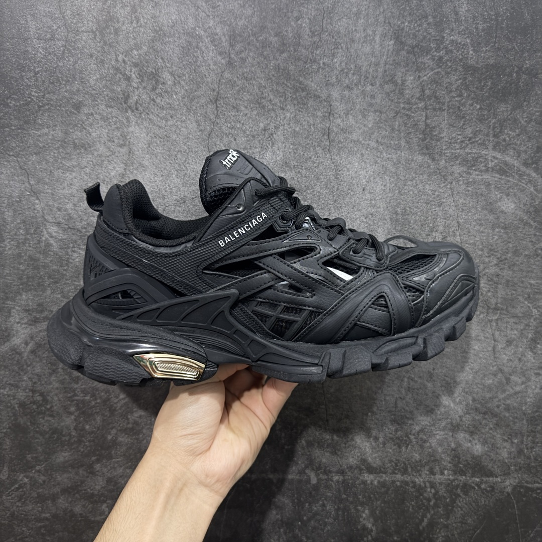 【Good纯原福利】Balenciaga Ttrack 2.0 巴黎世家4代轨道 复古老爹鞋 原市场5-600的货 顶级大厂出品 份量十足 售前售后保障到底 可退换 工厂白菜价清库存 价格相当给力 强推💪🏻 #全套原纸板楦头开发 #原盒原配 正确字体电绣 粗细、位置、大小正确 侧边TPU 透气孔匹配意产原版 #正确气垫分离大底 TPU软底 #原版一致大底LOGO 立体感十足 #原厂皮料水洗做旧 原厂纱网 外底正面压印BB标识 由176块饰片拼接而成的铰接式鞋面 侧面配金属质感网眼布 内面配有额外金属光泽饰件 包含1副鞋带和1副备用鞋带 后帮配有拉环鞋提 动态鞋底设计 为双脚带来后续的助力 尺码:35 36 37 38 39 40 41 42 43 44 45-选品中心