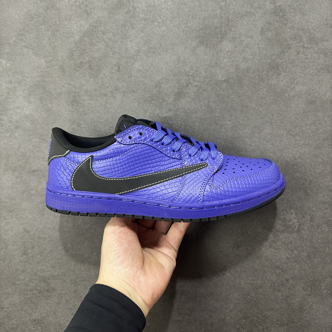 【定制版】Travis Scott x Air Jordan 1 Low 乔丹1代低帮倒钩 科比限定紫色 大厂纯原品质出货 纯正版型 定制鞋盒 皮料切割干净无任何毛边 细节完美 超高清洁度 货号:LD2028-038 尺码:36 36.5 37.5 38 38.5 39 40 40.5 41 42 42.5 43 44 44.5 45 编码:HXSB330340-选品中心