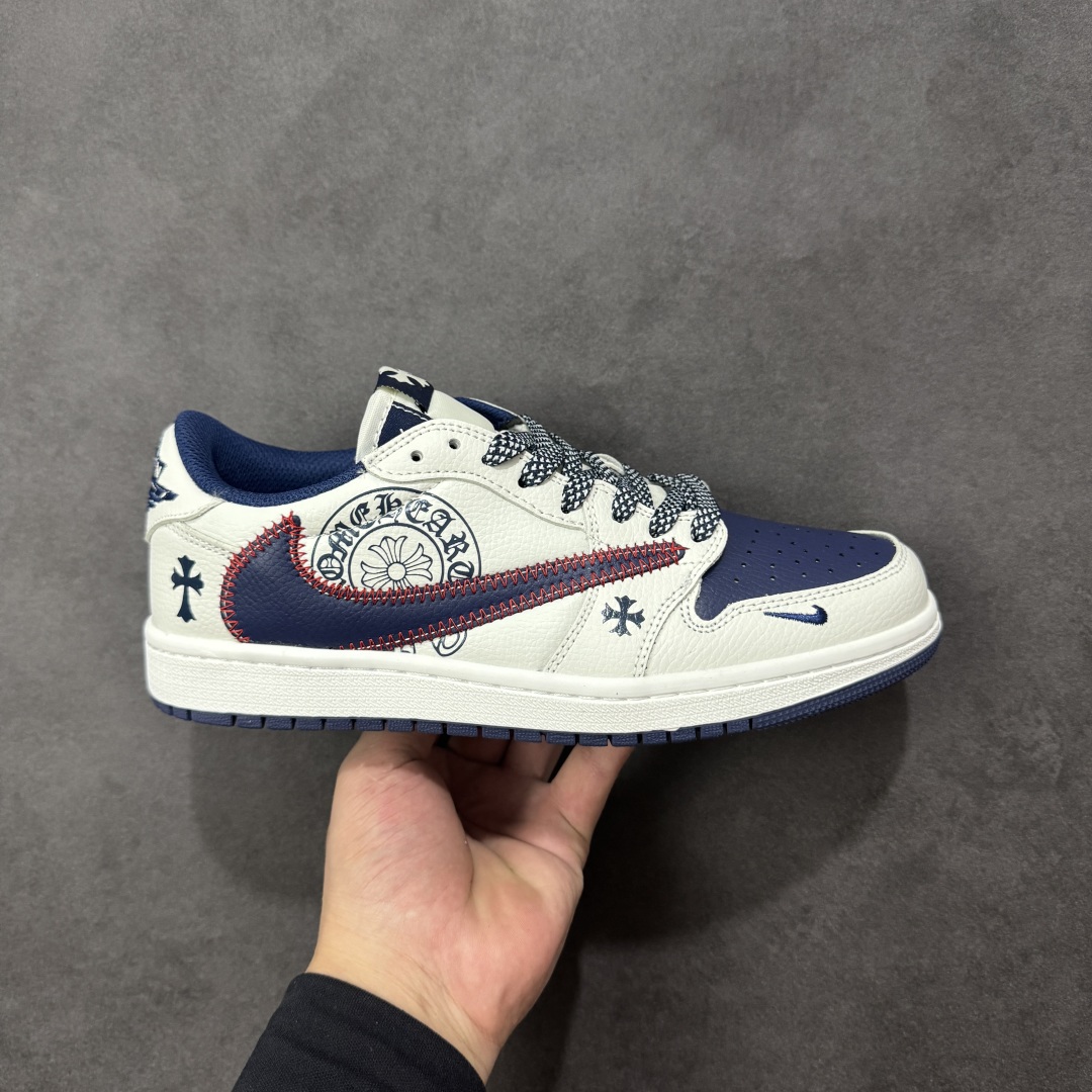 【定制版】Travis Scott x Fragment Design x Jordan Air Jordan 1 Low OG SP “克罗心联名——缝线勾” 多方联名合作融合了Travi翻毛蓝勾s Scott 独特的音乐风格,藤原浩个性的设计风格以及Jordan品牌的经典元素 使其成为一双具有独特身份和价值的鞋子 清新而立体的外观加上联名标识更突出了其独特身份 这种配色方案显示出活力和时尚感 在视觉上引人注目 鞋身的质感和细腻的细节处理使其显得高端而格调十足 这款“倒钩”联名是设计与创意完美结合 融合多方的个性风格是一款备受瞩目的潮流鞋款 低帮休闲板鞋 定制鞋盒 大厂纯原品质出货 超高清洁度 皮料切割干净无任何毛边 细节完美 货号:DZ5899-030 尺码:36 36.5 37.5 38 38.5 39 40 40.5 41 42 42.5 43 44 44.5 45-选品中心