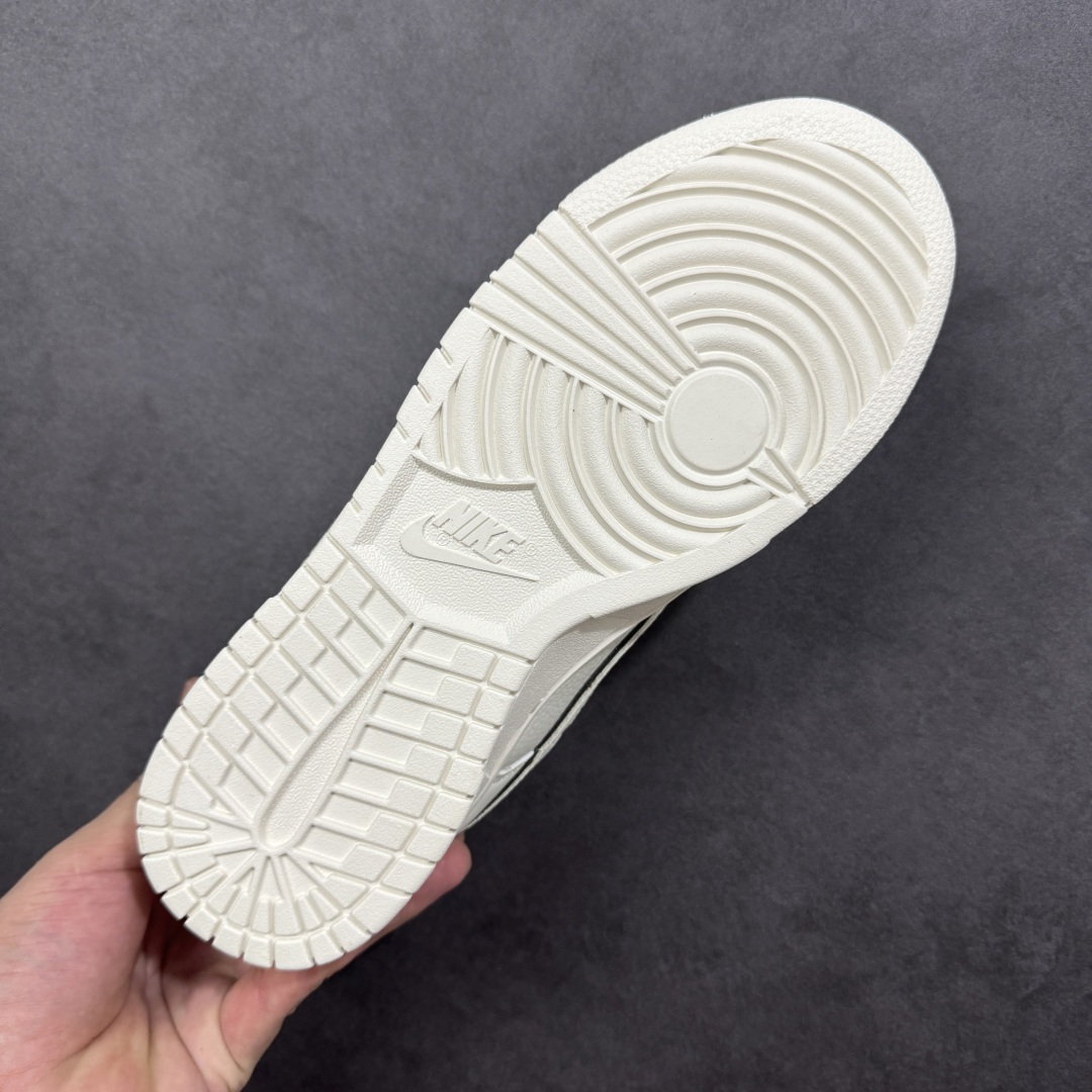 图片[9]-【定制版】Nike SB Dunk Low 米白 周年高端定制 低帮休闲板鞋 CS1688-115 #定制鞋盒 大厂纯原品质出货 超高清洁度 皮料切割干净无任何毛边 细节完美 尺码：36 36.5 37.5 38 38.5 39 40 40.5 41 42 42.5 43 44 44.5 45-选品中心