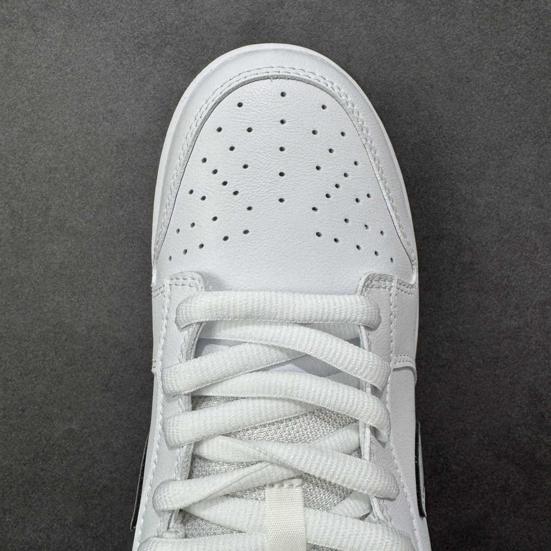 图片[8]-【YC纯原】Supreme x Nike Dunk SB Low 白色 此款鞋跟上绣有“94”字样，纪念品牌的创立年份，该品牌的标志性徽标还被蚀刻在了中底的侧壁上。鞋垫沿用了标准的红色表面，每只鞋垫上都有Nike SB标识，并且Supreme的标识横跨左右两只鞋垫。 货号： HQ8487-100 尺码： 40 40.5 41 42 42.5 43 44 44.5 45 46-选品中心
