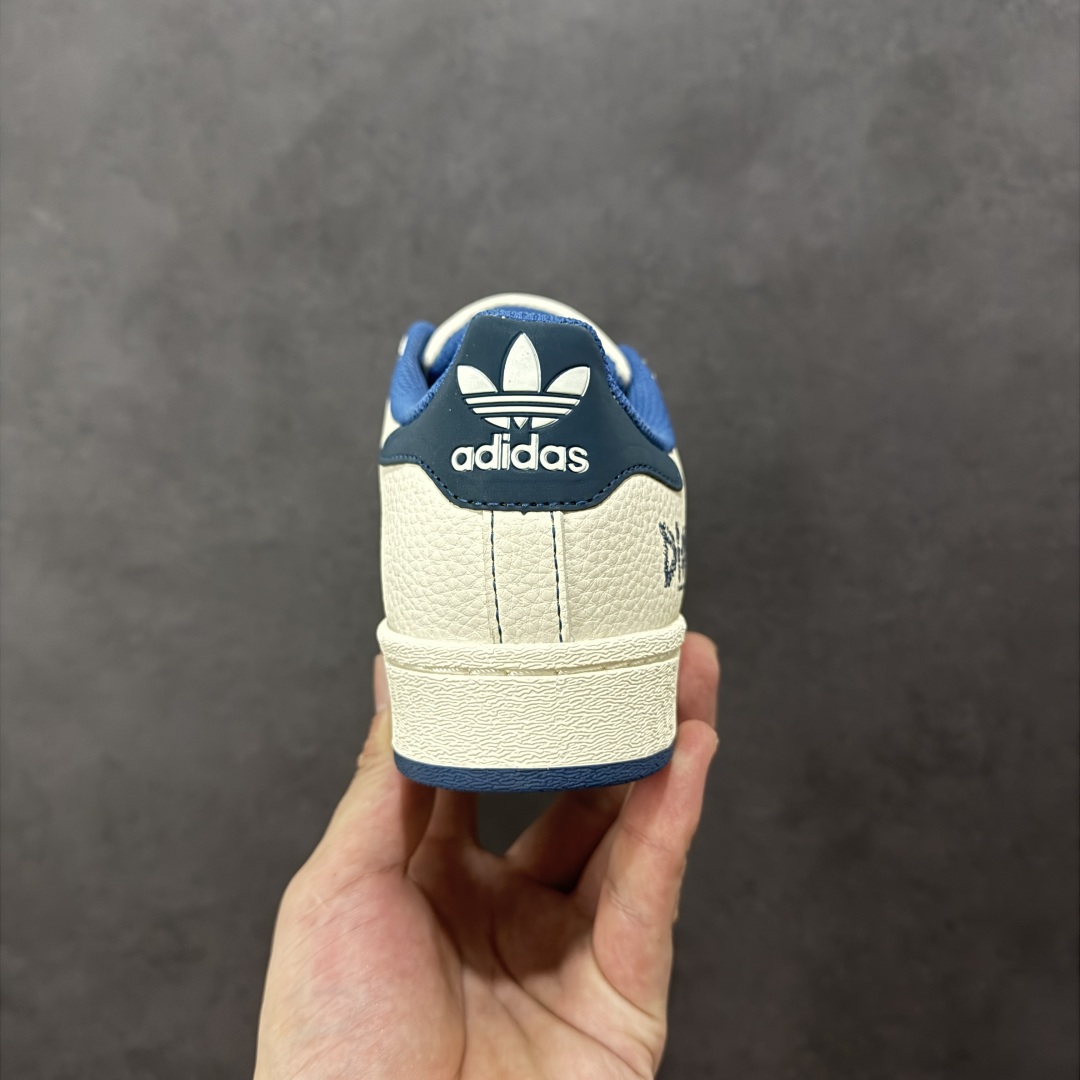 图片[4]-【定制版】Adidas Originals Superstar 阿迪达斯 三叶草 贝壳头’DIY’系列低帮经典百搭休闲运动板鞋 原装头层材料 用料绝不含糊 独家版型蒸餾加工帶來的是更好的视觉和脚感体验 清洁度 电绣工艺 皮料切割干净无任何毛边 细节完美 货号：DS5808 尺码：36 36.5 37 38 38.5 39 40 40.5 41 42 42.5 43 44 45-选品中心